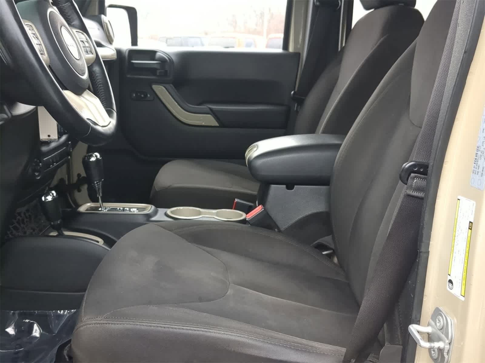 Thumbnail: 2017 Jeep Wrangler - 23