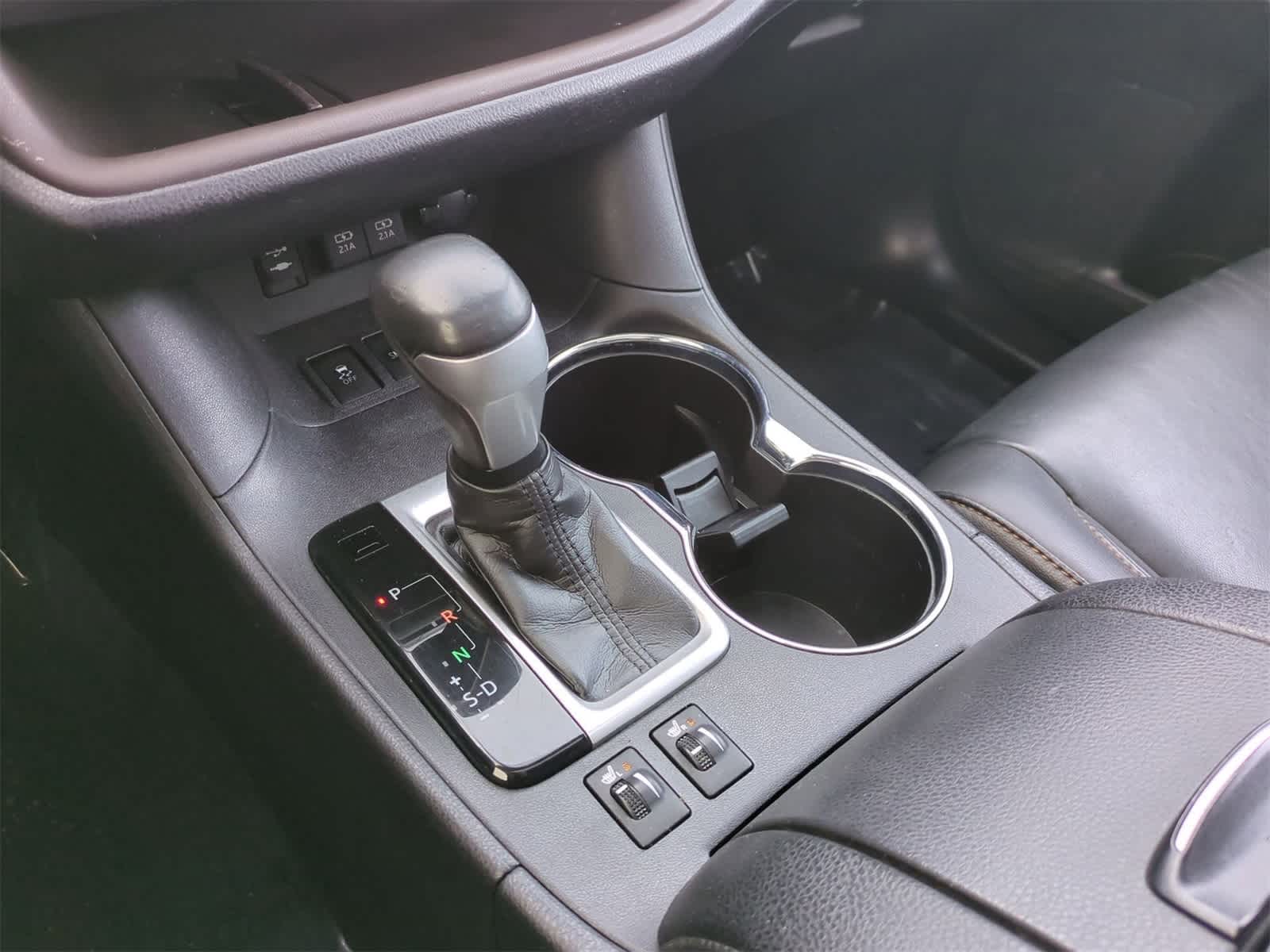 Thumbnail: 2019 Toyota Highlander - 32