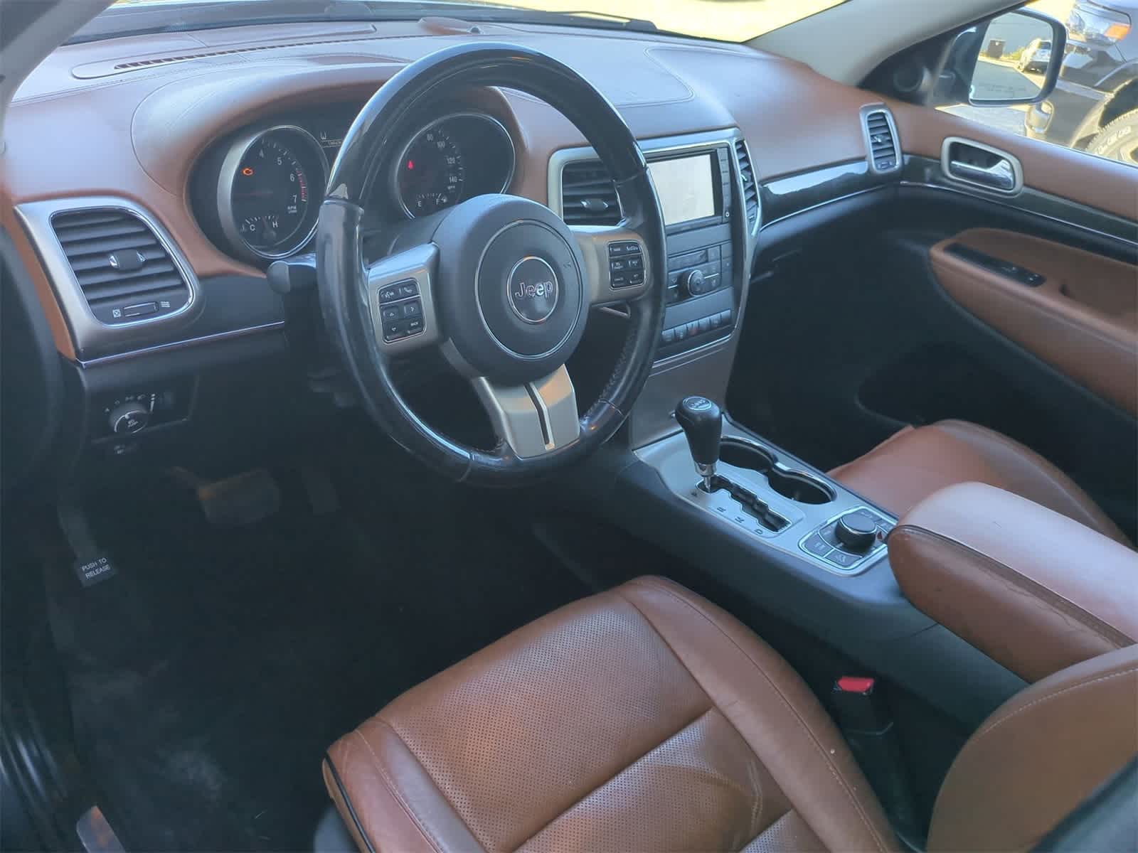 Thumbnail: 2012 Jeep Grand Cherokee - 10