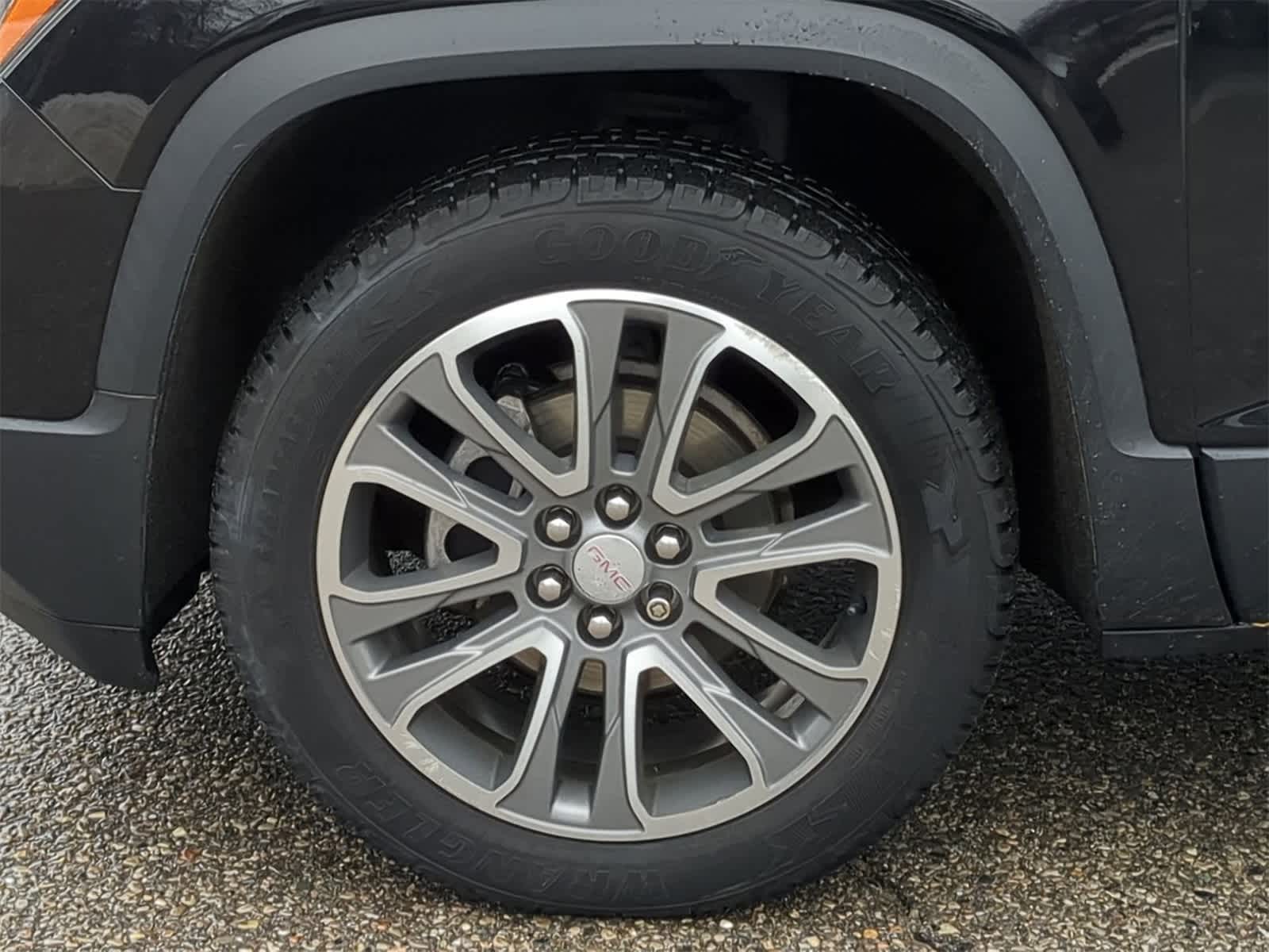 Thumbnail: 2017 GMC Acadia - 21