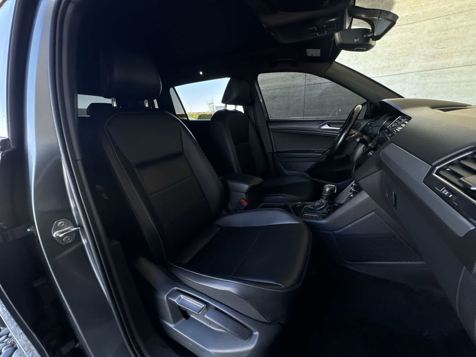 Thumbnail: 2021 Volkswagen Tiguan - 23