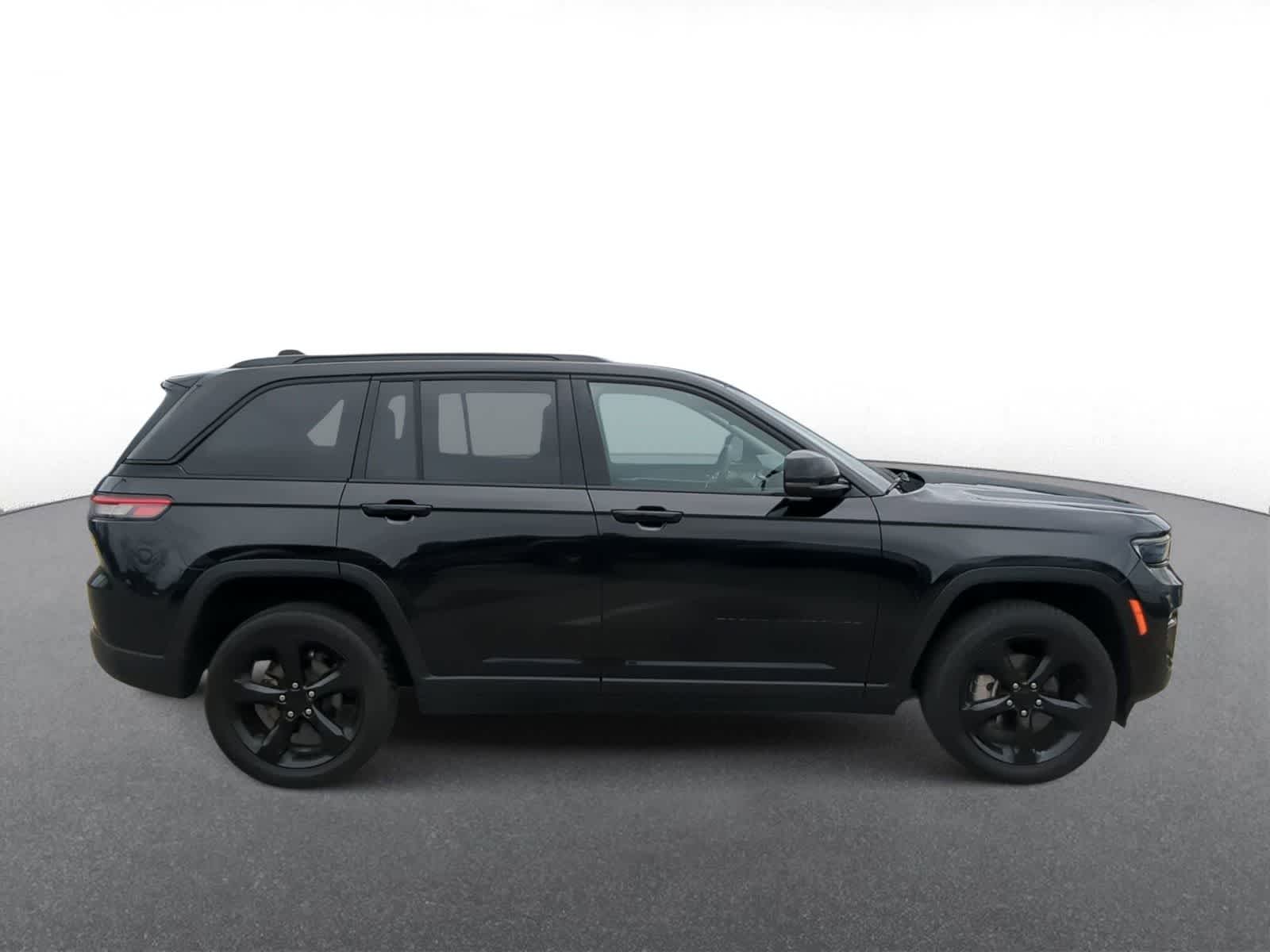 Thumbnail: 2023 Jeep Grand Cherokee - 9