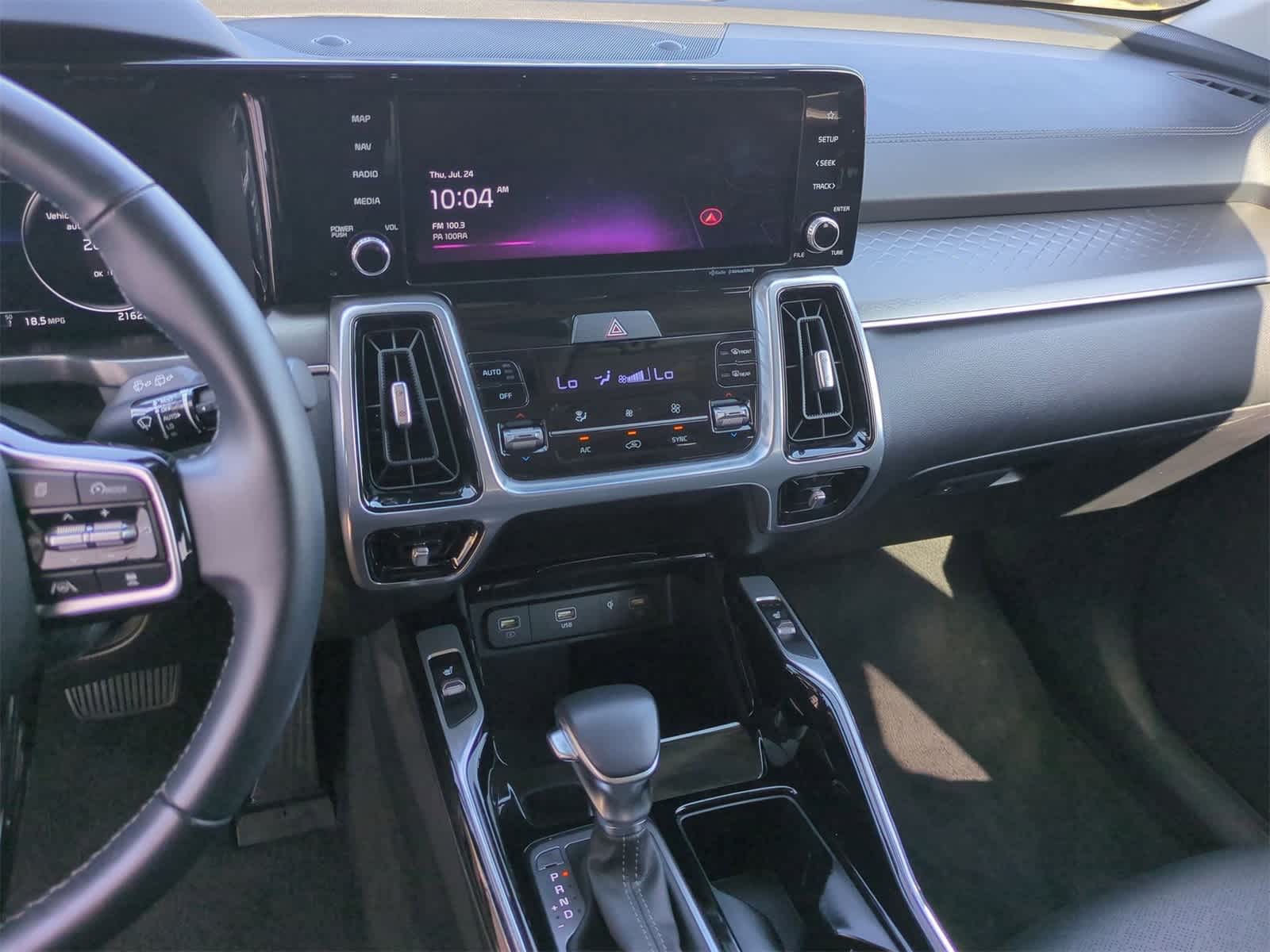 Thumbnail: 2023 Kia Sorento - 26