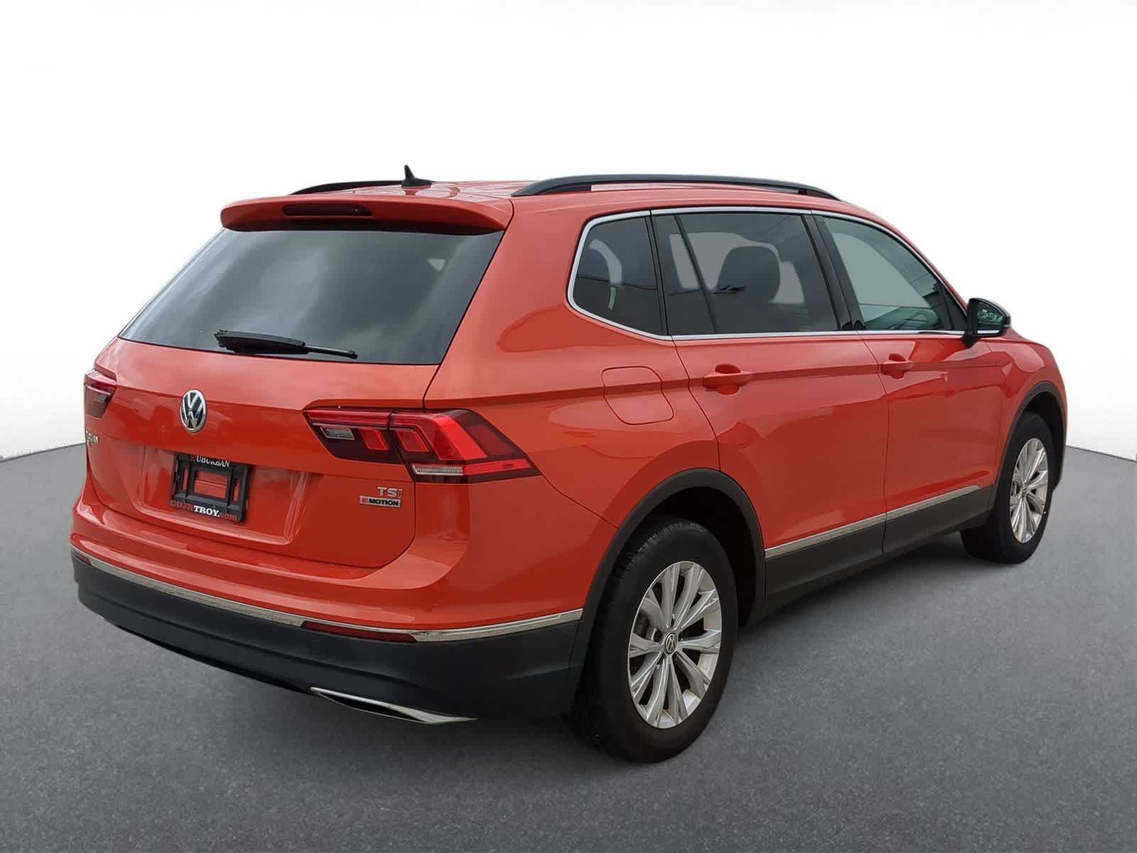 Thumbnail: 2018 Volkswagen Tiguan - 8