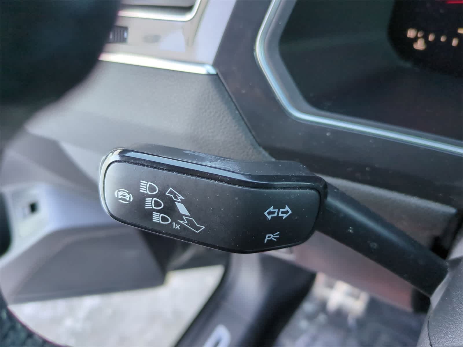 Thumbnail: 2022 Volkswagen Tiguan - 26