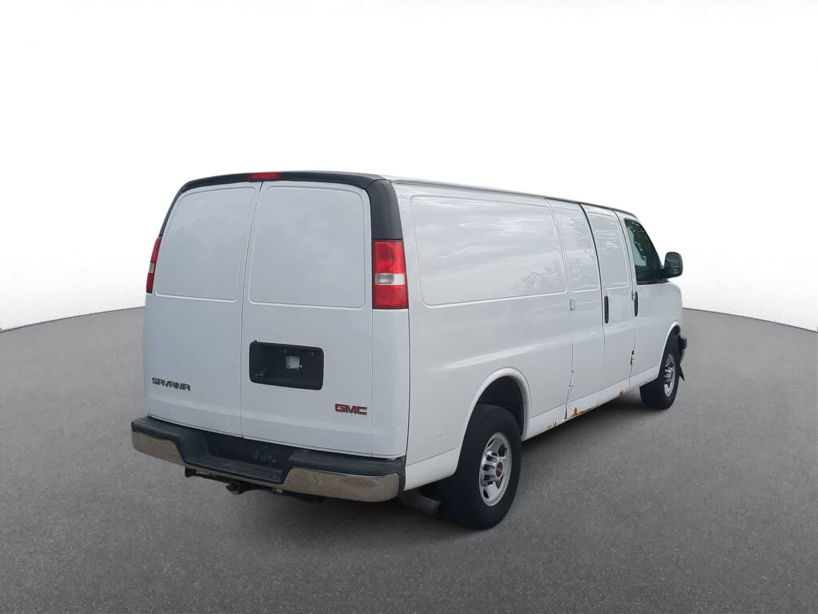 Thumbnail: 2017 GMC Savana - 8