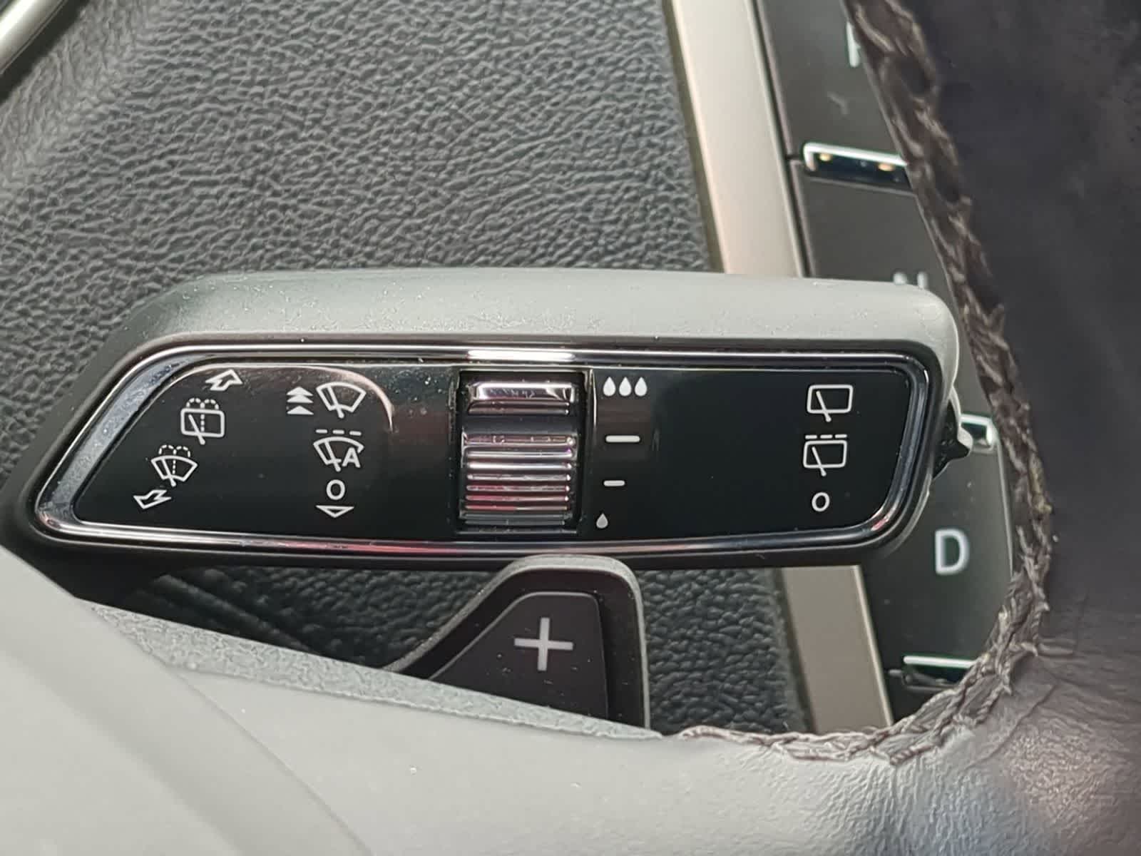 Thumbnail: 2020 Lincoln Nautilus - 25