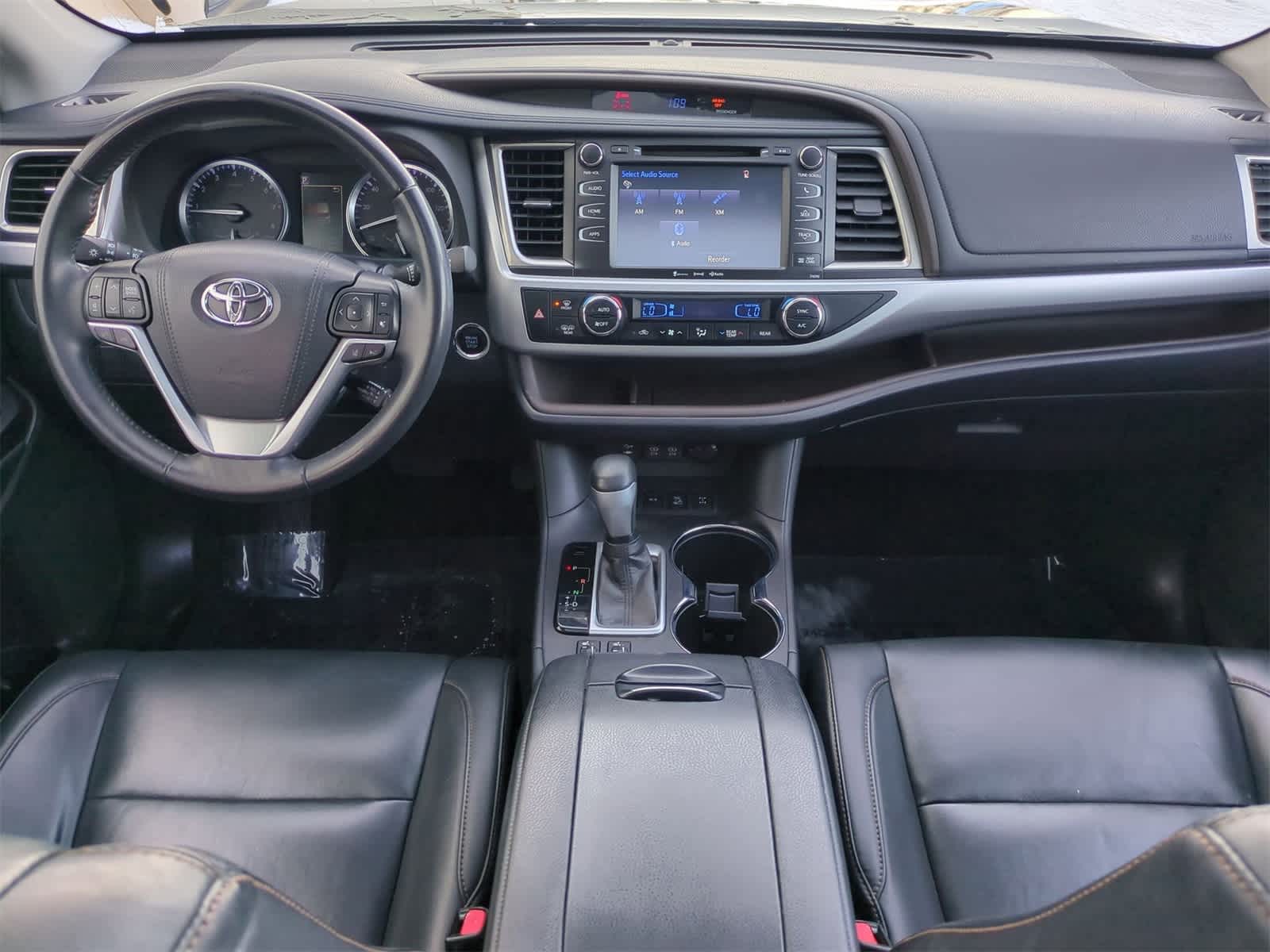 Thumbnail: 2019 Toyota Highlander - 15