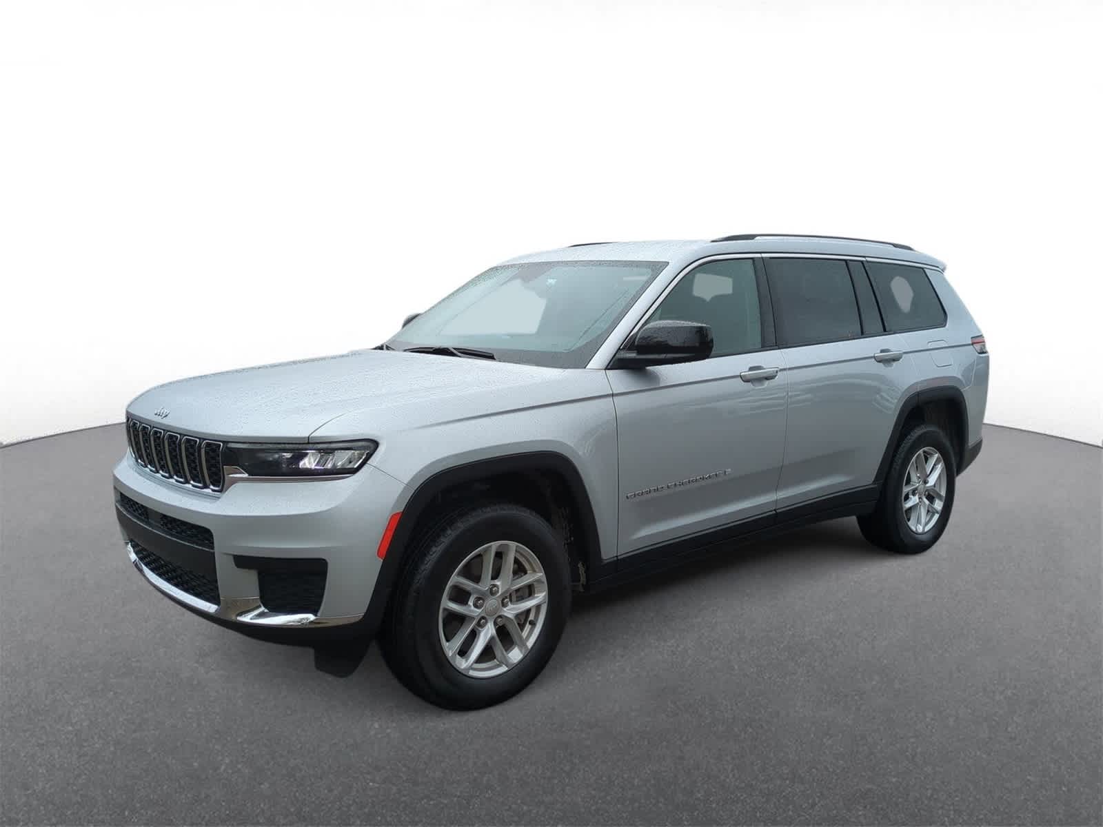 2022 Jeep Grand Cherokee Laredo photo 4
