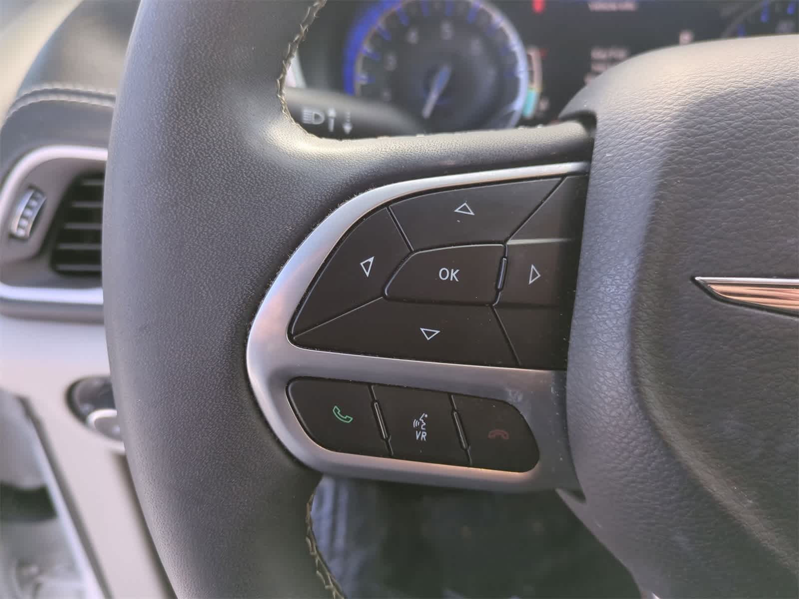 Thumbnail: 2023 Chrysler Pacifica - 23