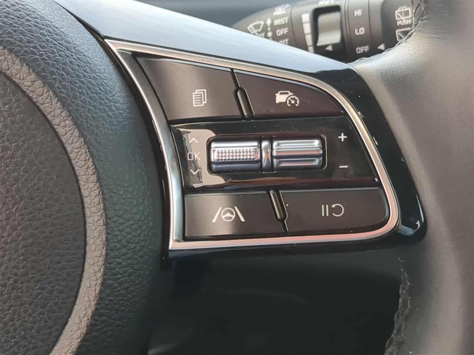 Thumbnail: 2024 Kia Seltos - 31