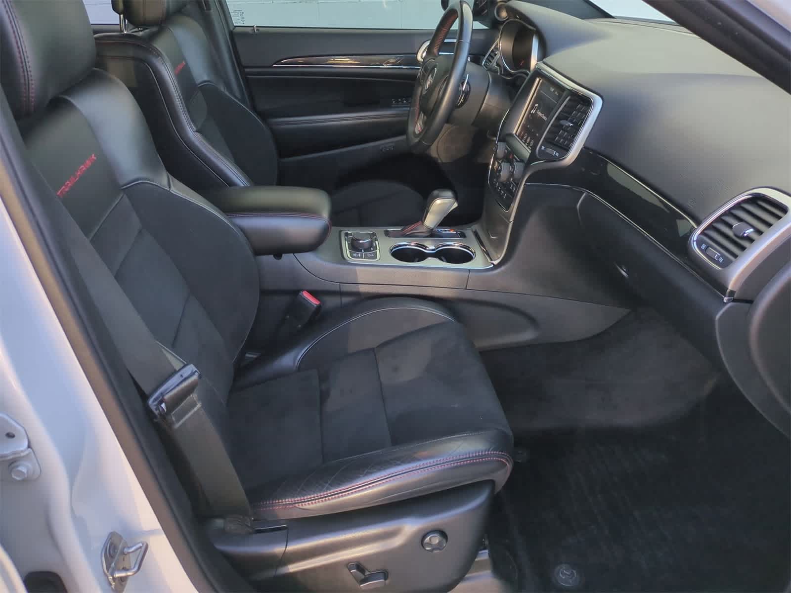 Thumbnail: 2018 Jeep Grand Cherokee - 22