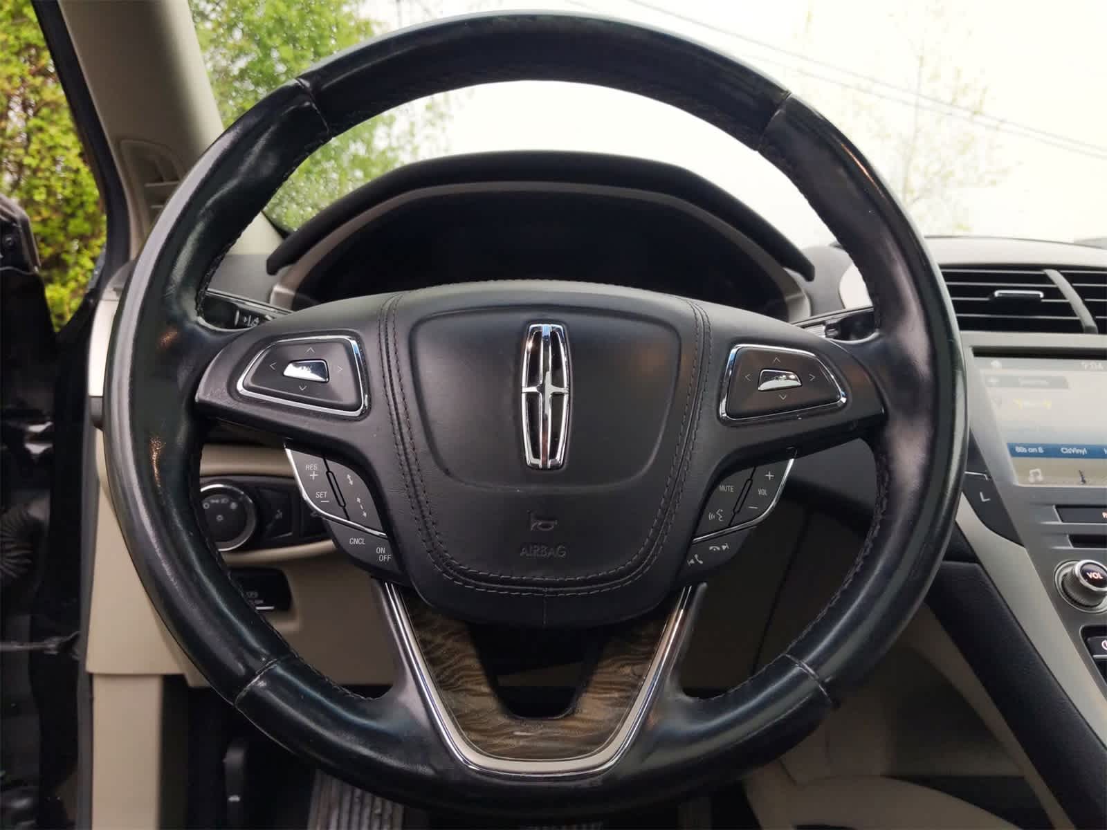 Thumbnail: 2017 Lincoln MKZ - 22
