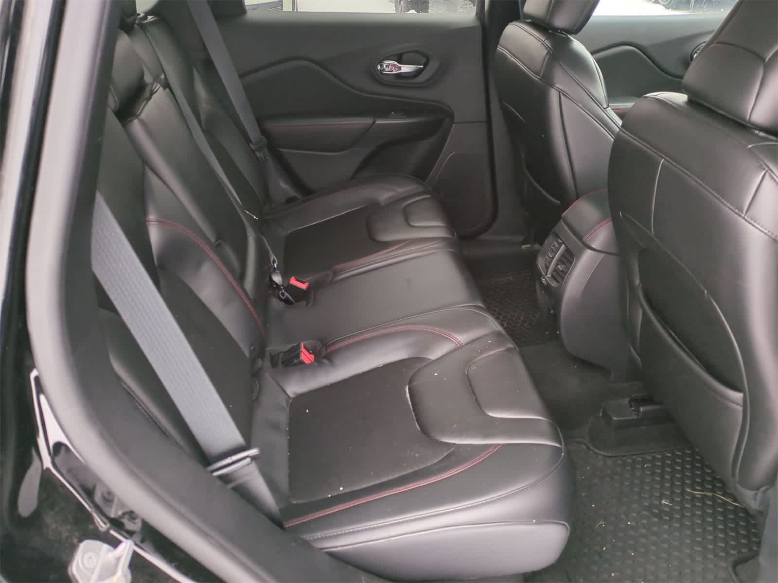 Thumbnail: 2019 Jeep Cherokee - 20