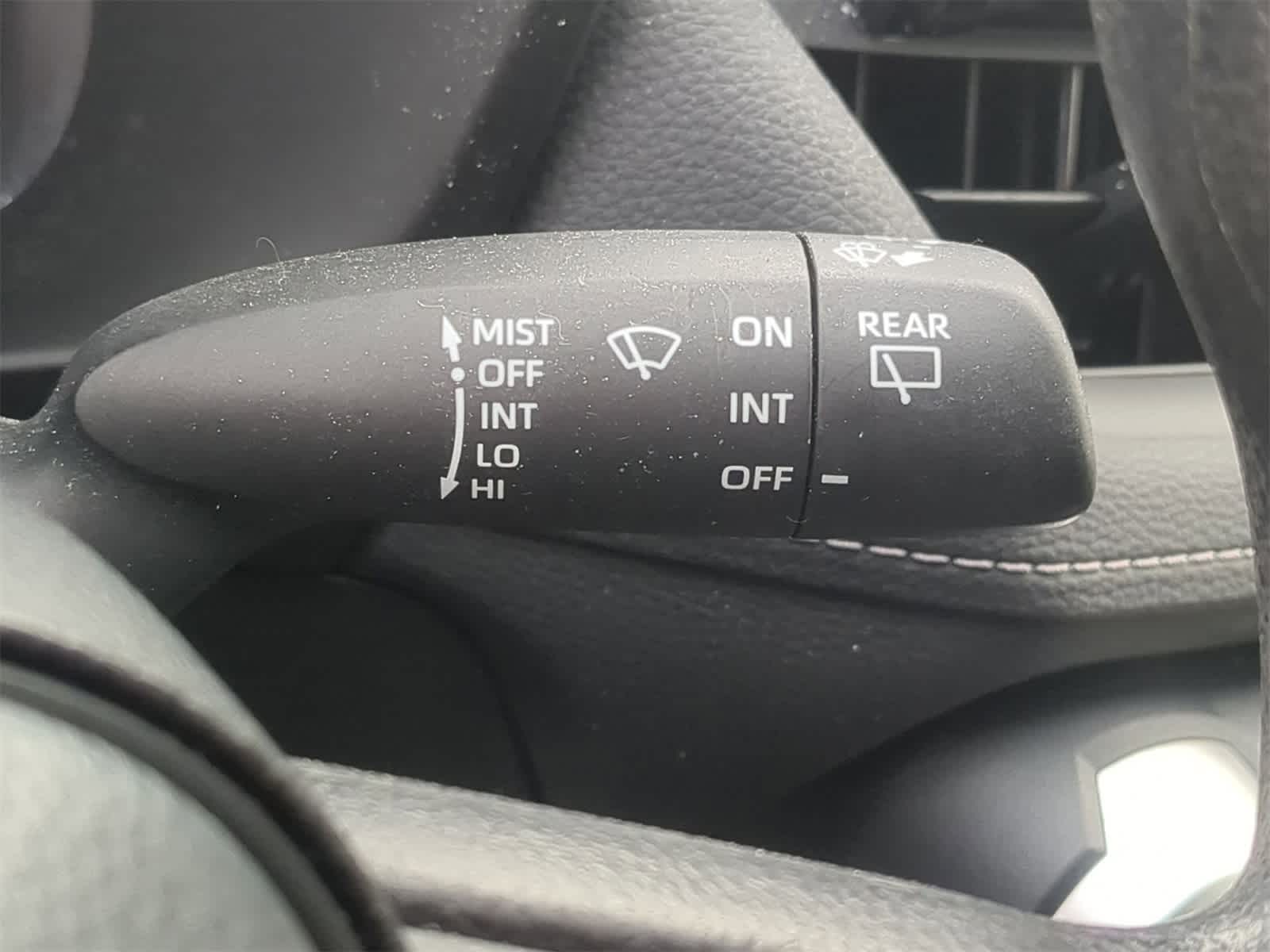 Thumbnail: 2022 Toyota RAV4 - 32