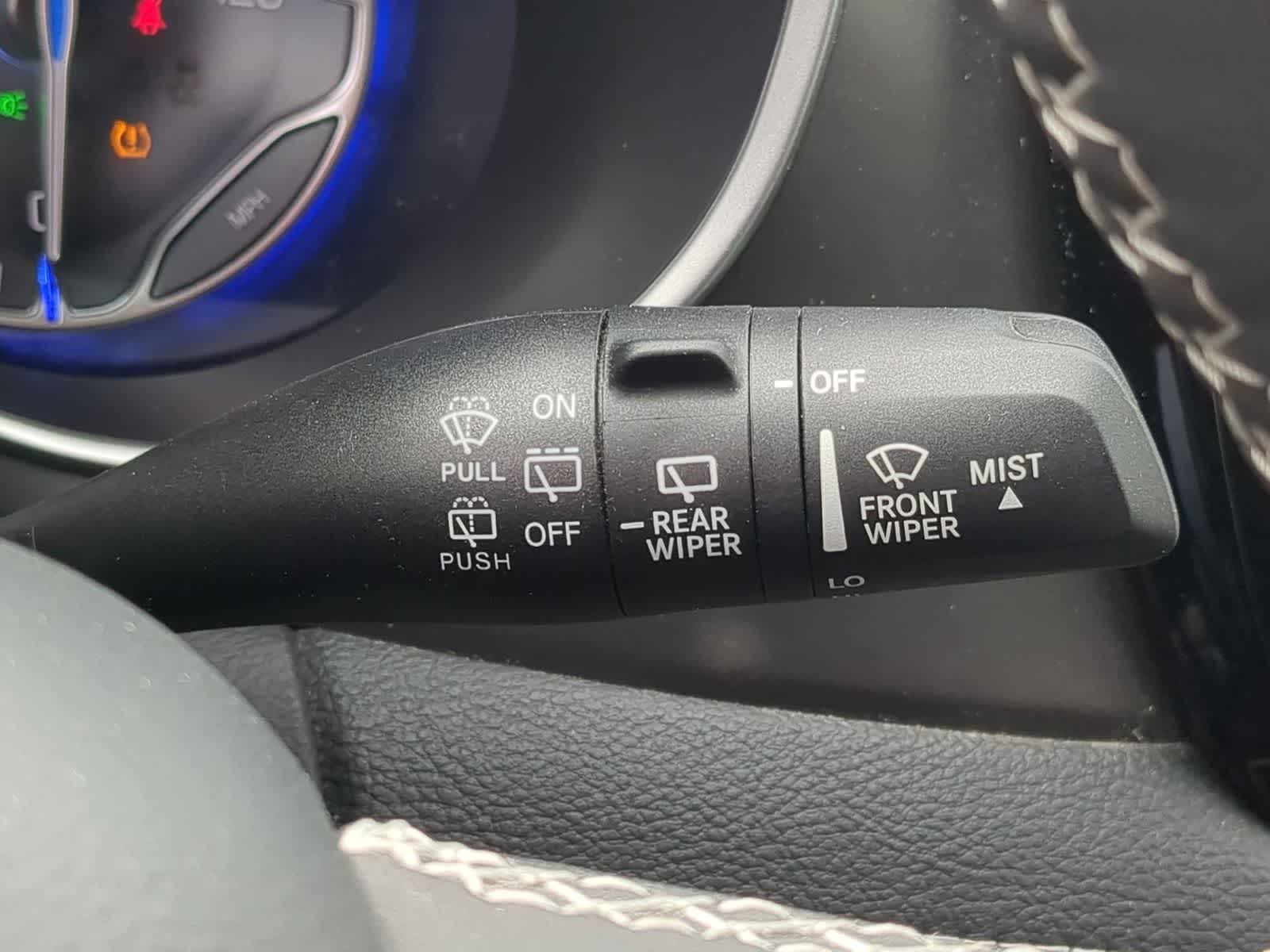 Thumbnail: 2023 Chrysler Pacifica - 24