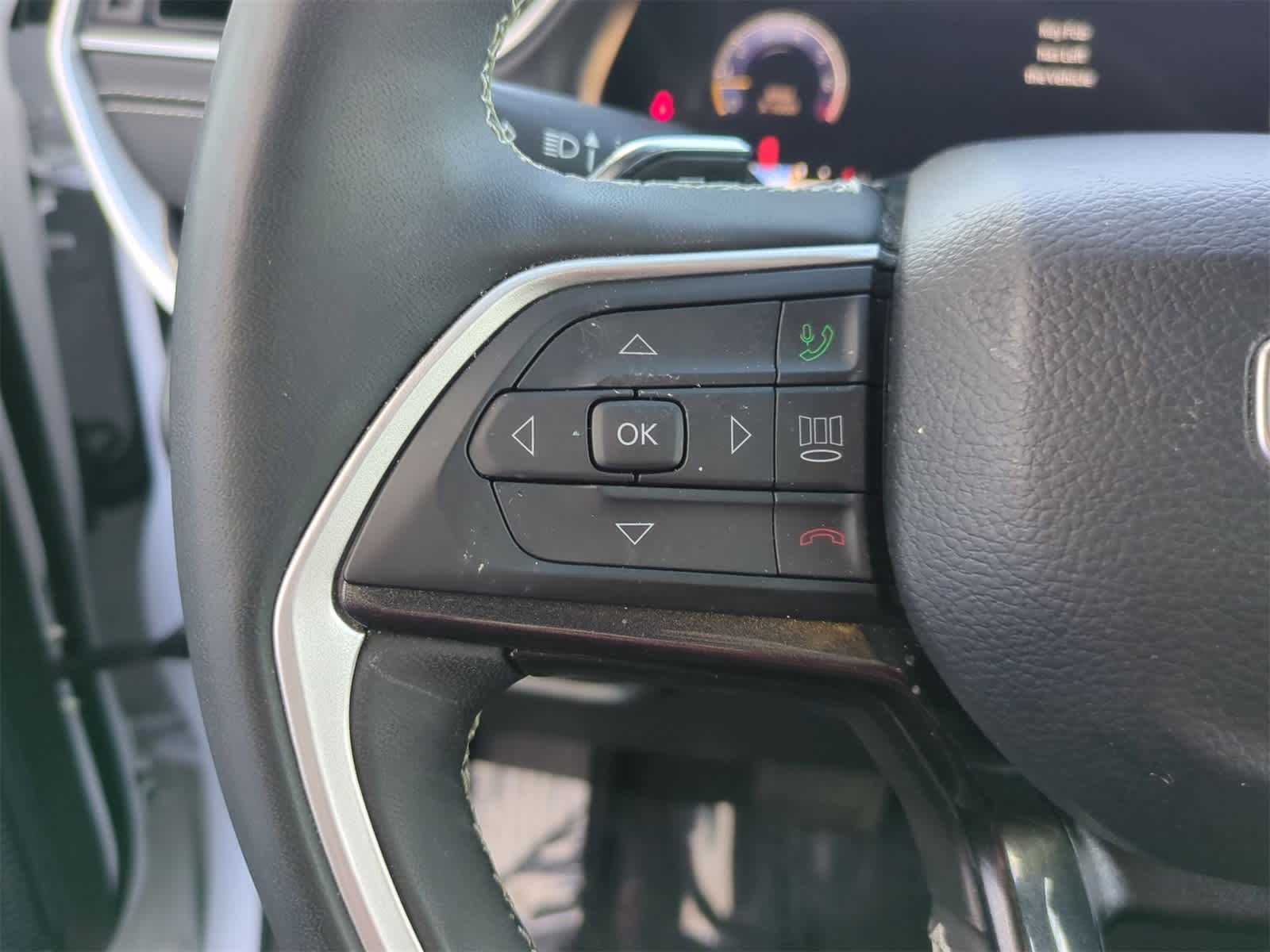 Thumbnail: 2023 Jeep Grand Cherokee L - 23