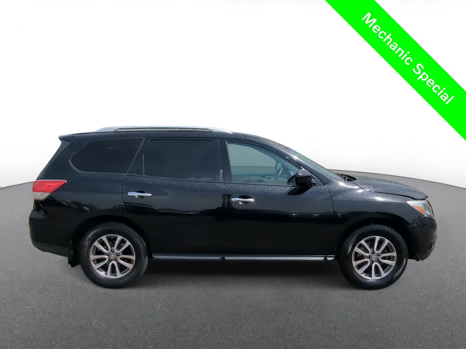 Thumbnail: 2013 Nissan Pathfinder - 9