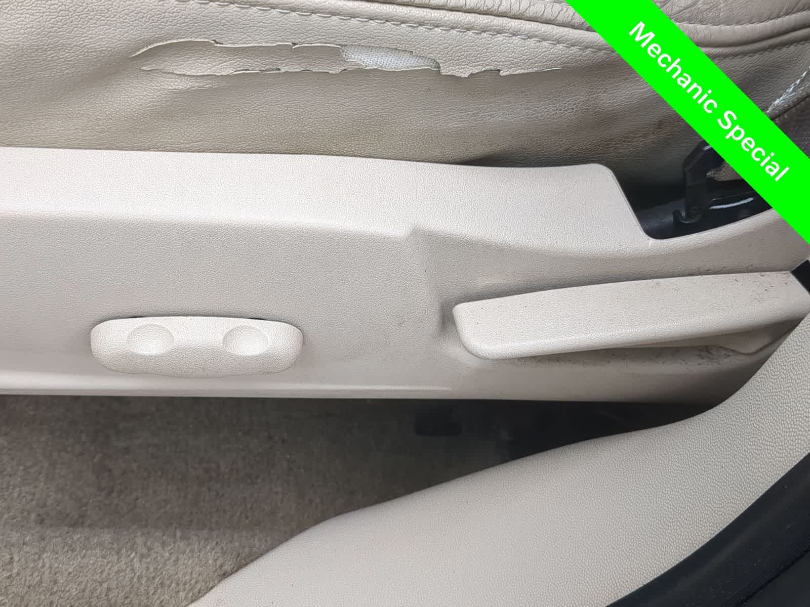 Thumbnail: 2007 Saturn VUE - 17