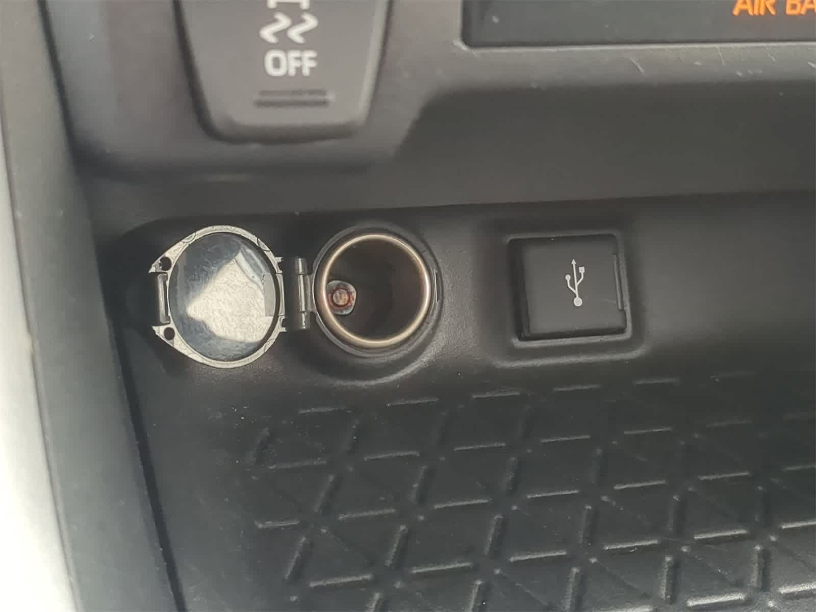 Thumbnail: 2022 Toyota RAV4 - 36