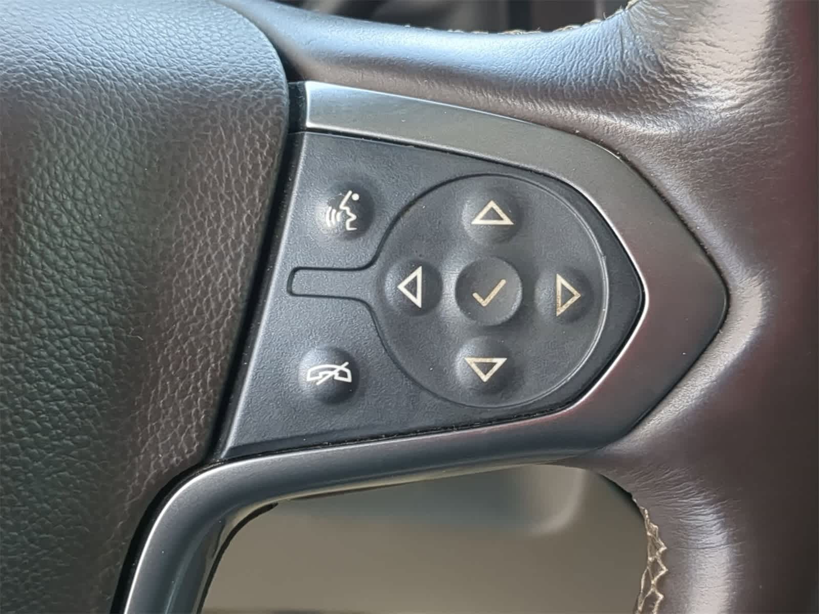 Thumbnail: 2016 Chevrolet Suburban - 33