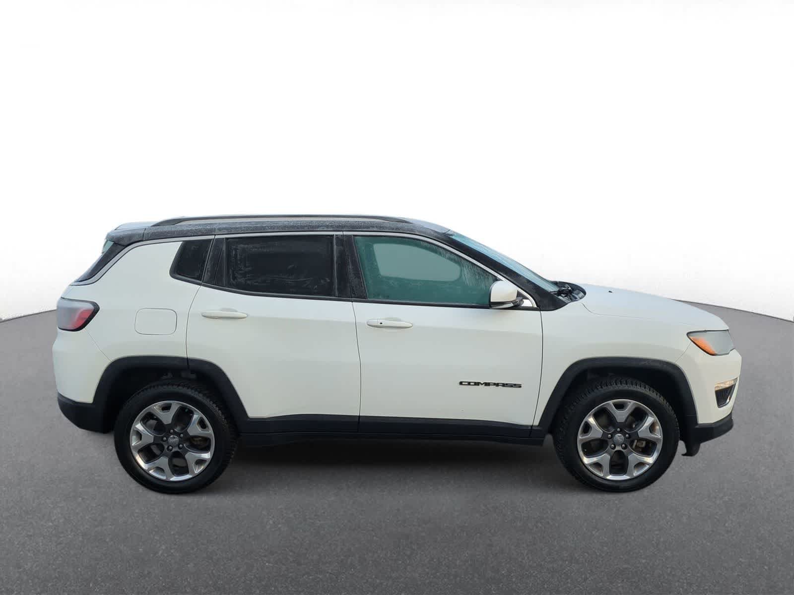 Thumbnail: 2018 Jeep Compass - 9