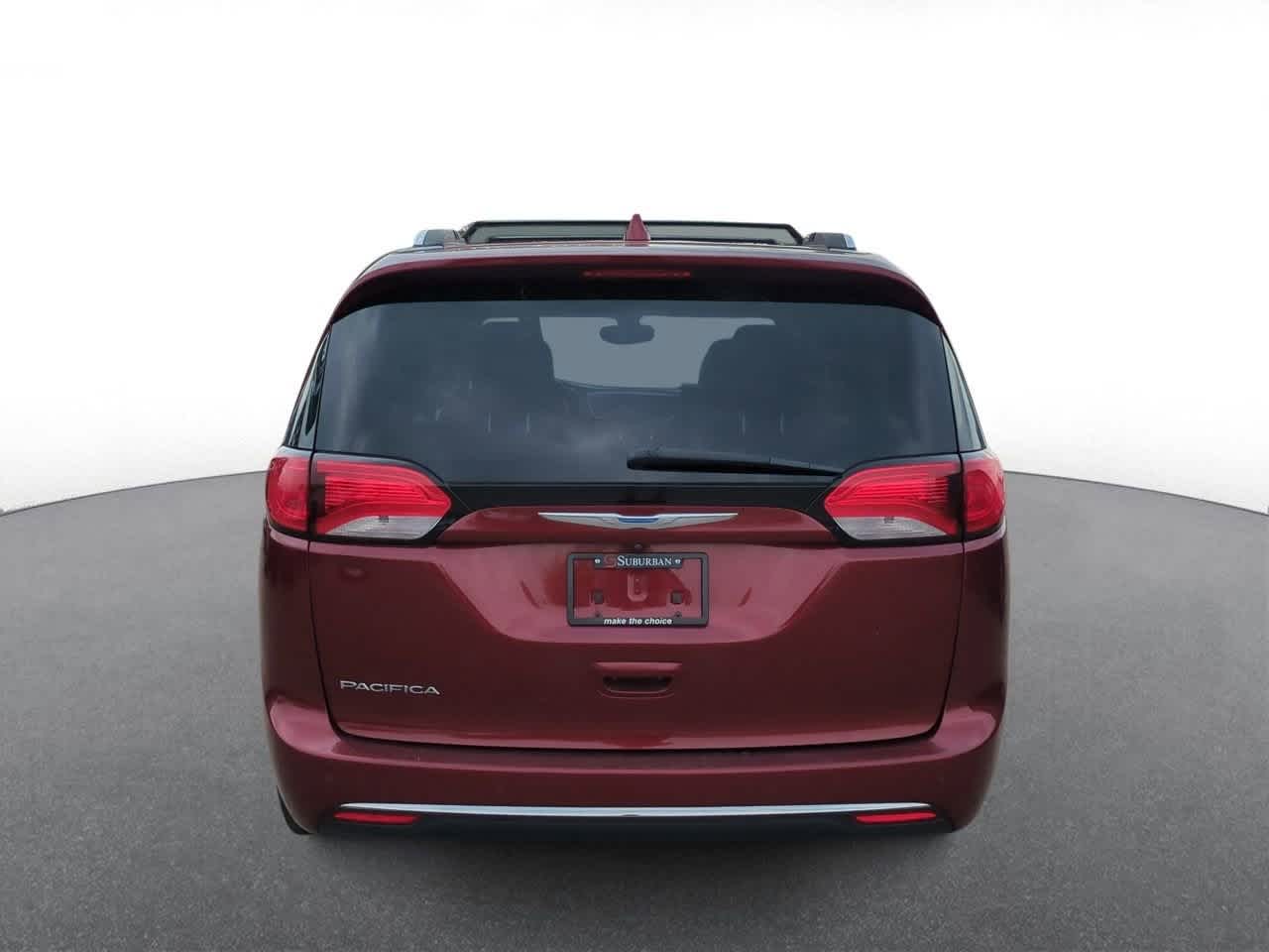 Thumbnail: 2018 Chrysler Pacifica - 7