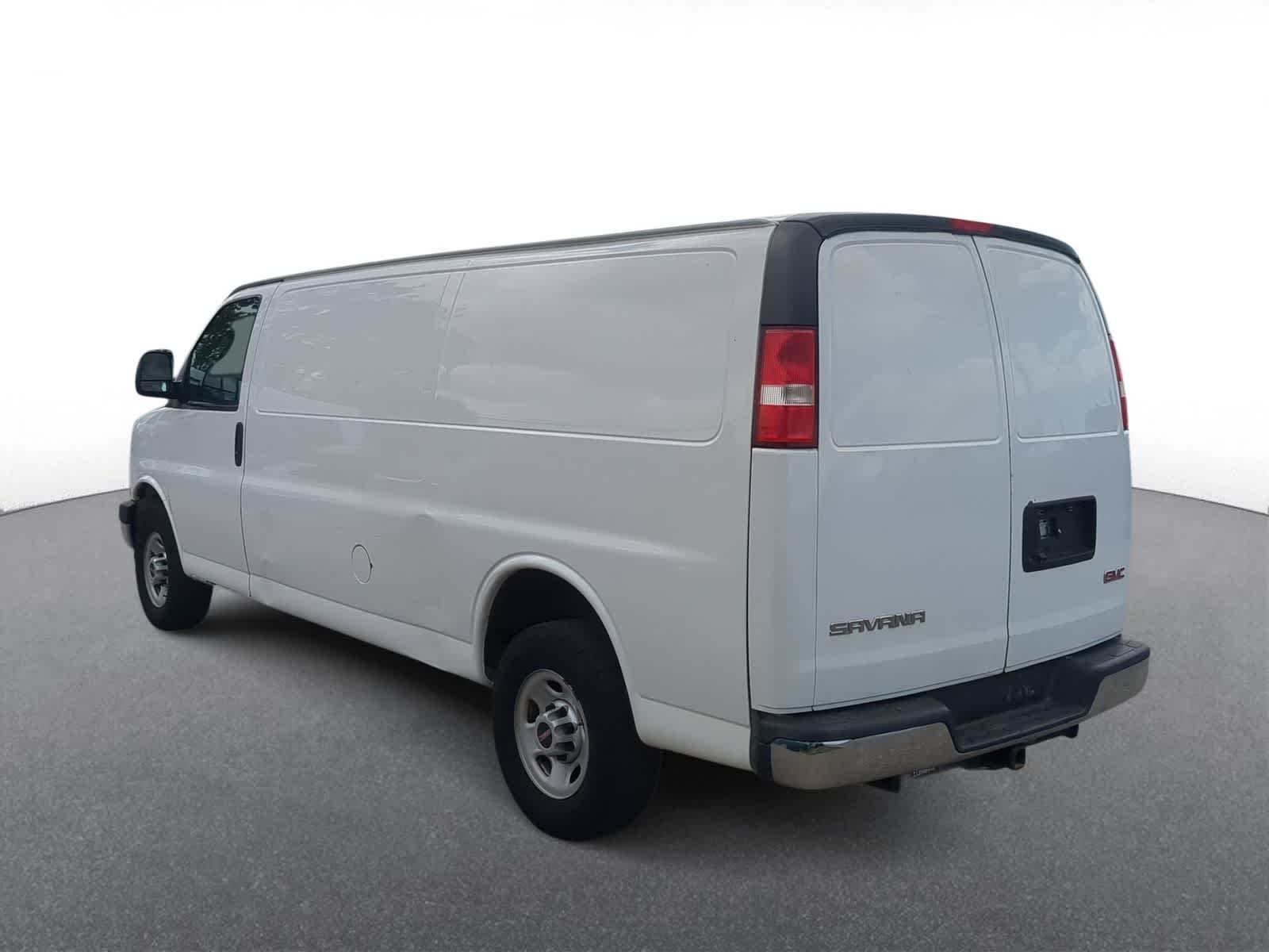 Thumbnail: 2017 GMC Savana - 6