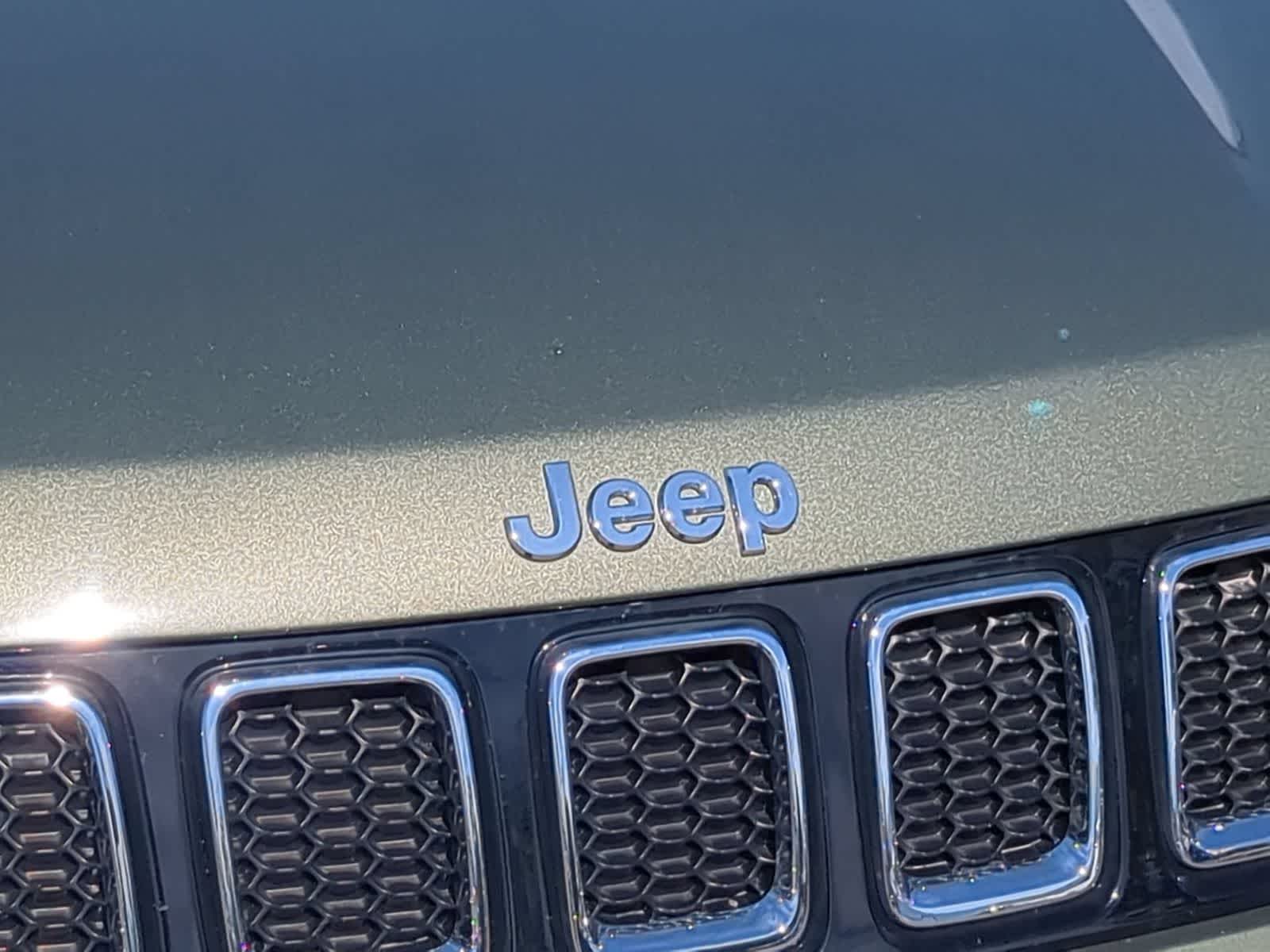 Thumbnail: 2020 Jeep Compass - 12