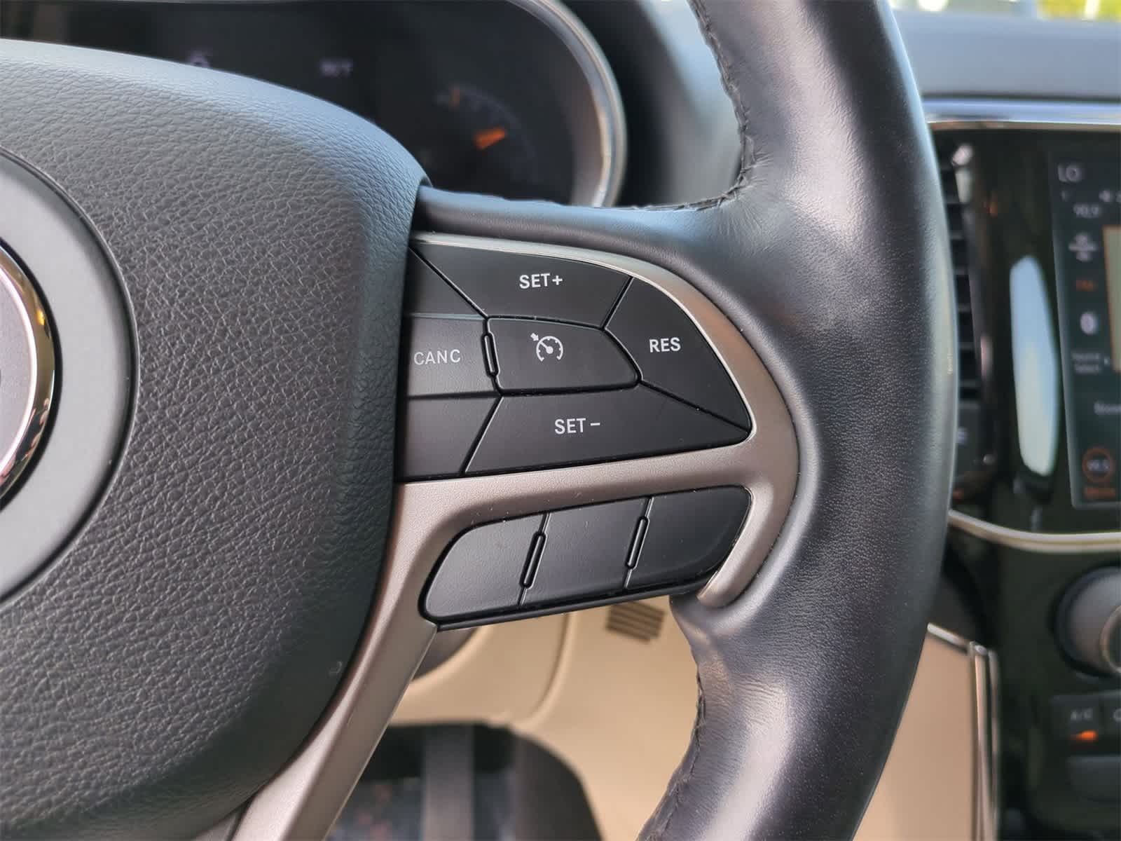 Thumbnail: 2021 Jeep Grand Cherokee - 22