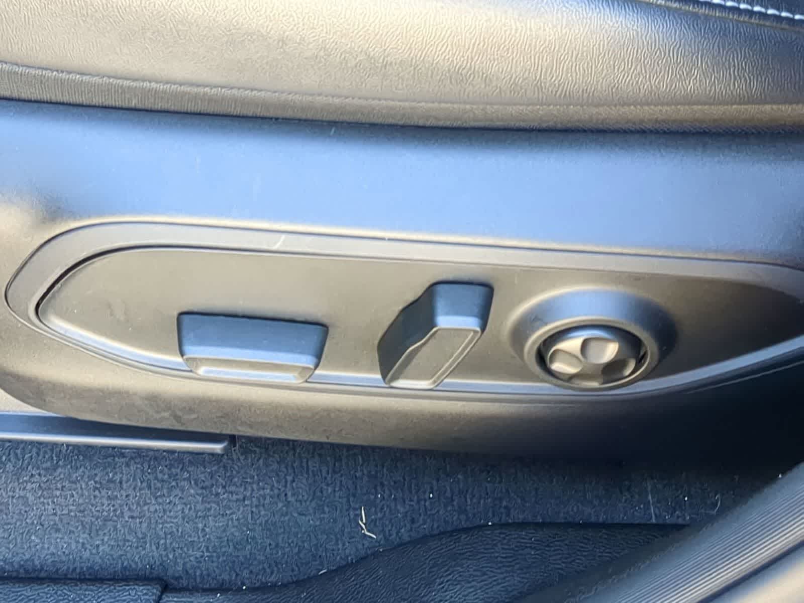 Thumbnail: 2022 Jeep Grand Cherokee L - 17