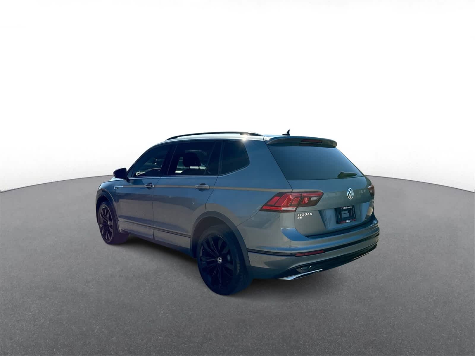 Thumbnail: 2021 Volkswagen Tiguan - 6