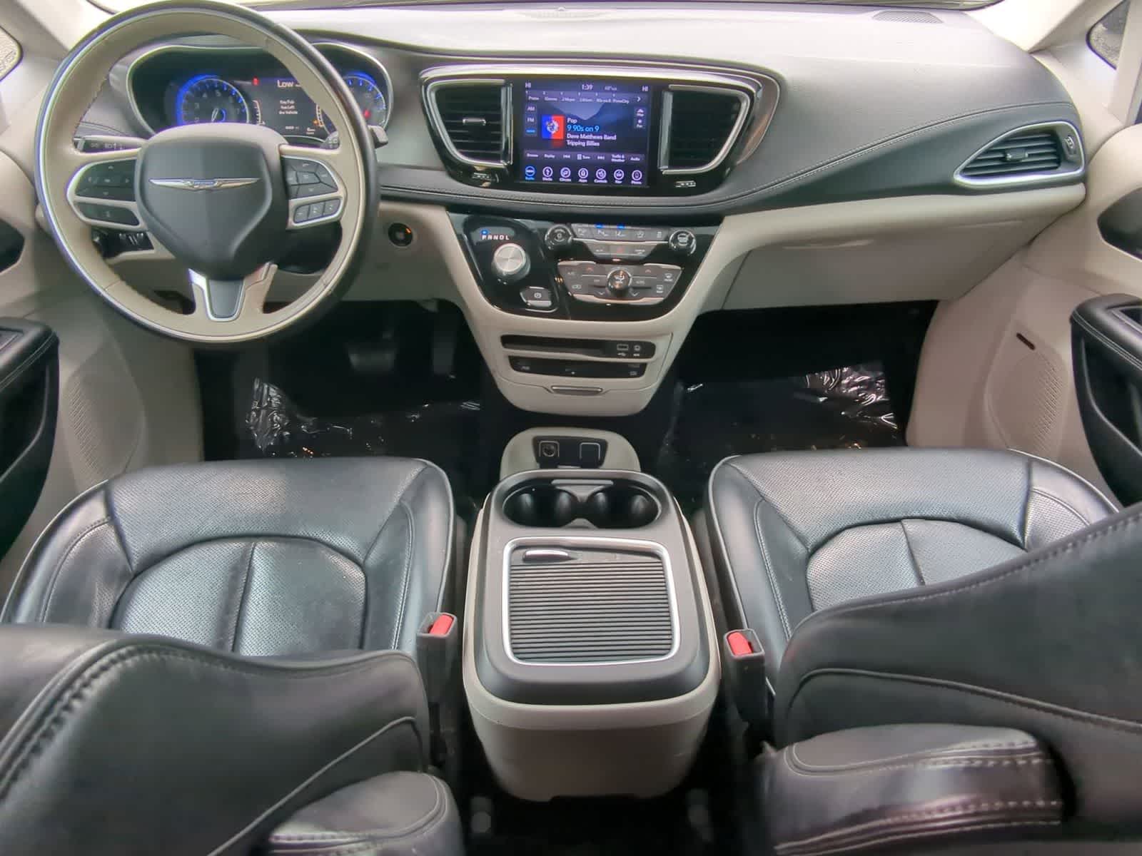 Thumbnail: 2018 Chrysler Pacifica - 15