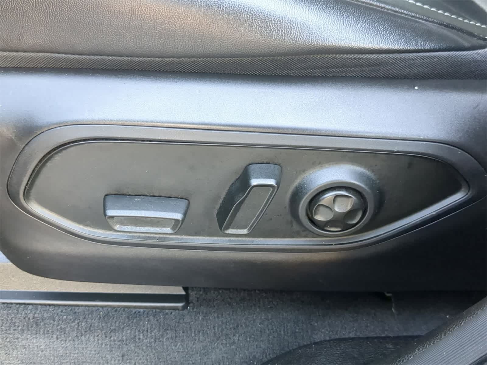 Thumbnail: 2022 Jeep Grand Cherokee L - 17