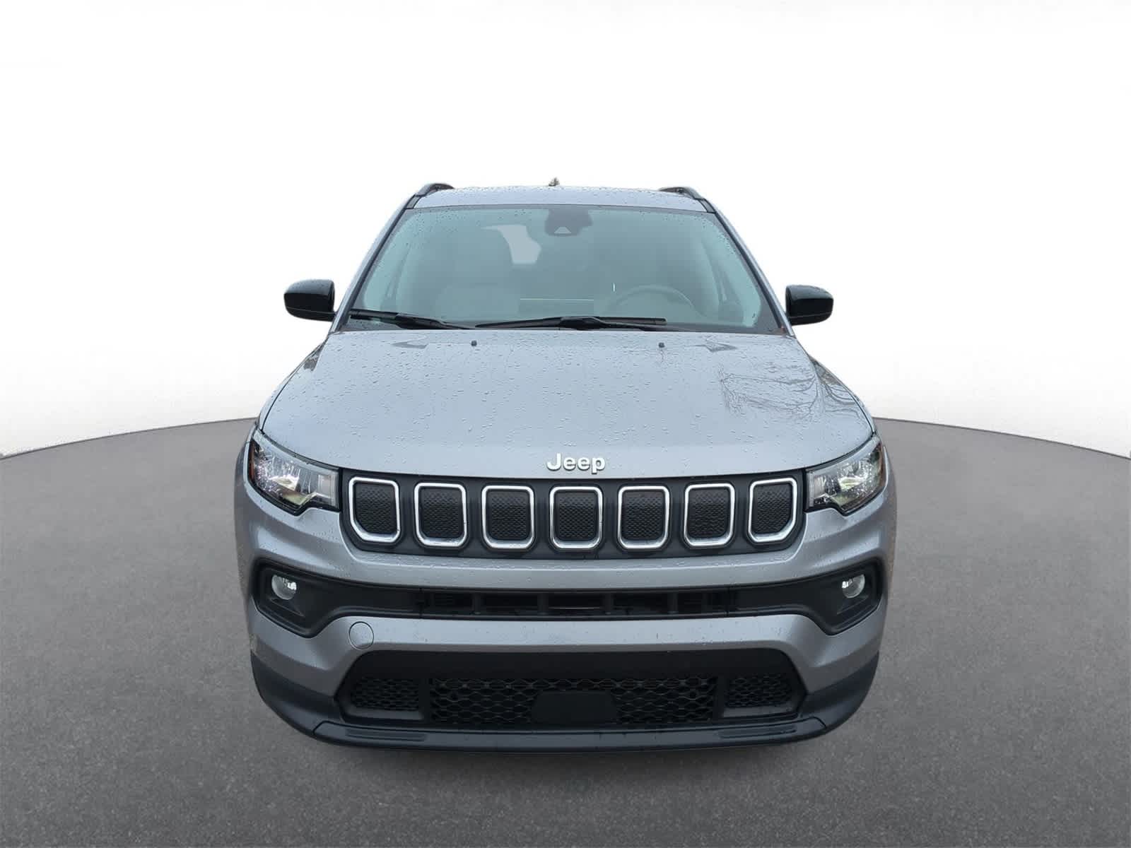 2022 Jeep Compass Latitude photo 2