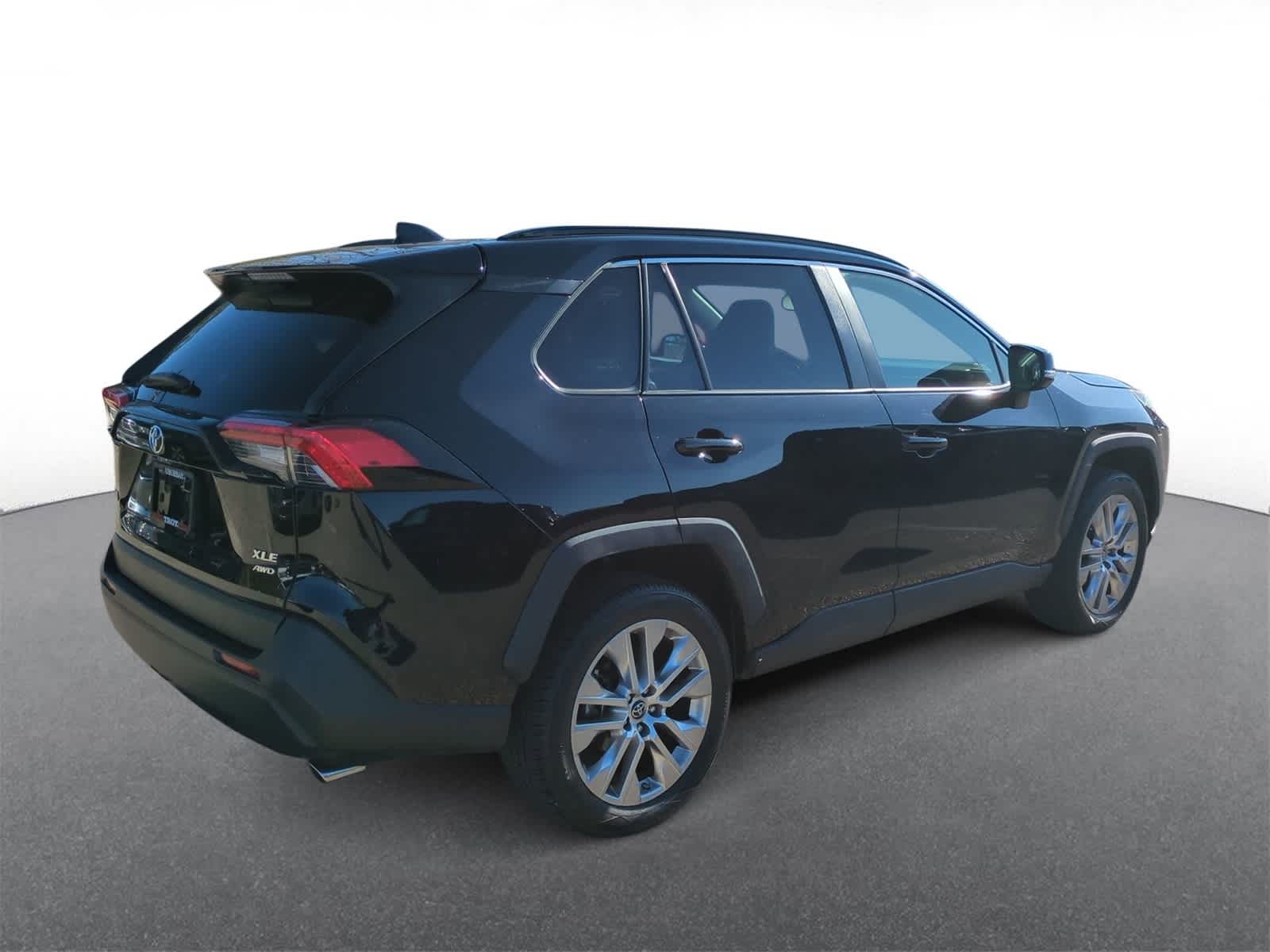 Thumbnail: 2019 Toyota RAV4 - 8