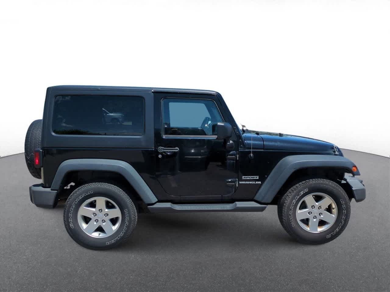 Thumbnail: 2013 Jeep Wrangler - 9