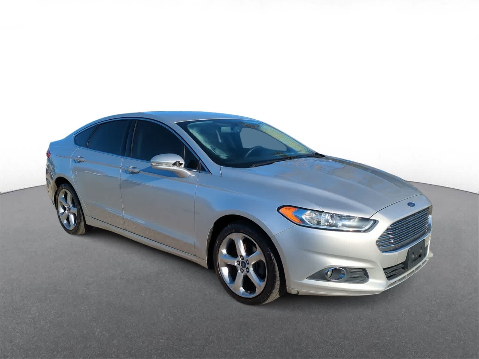 2016 Ford Fusion SE photo 2
