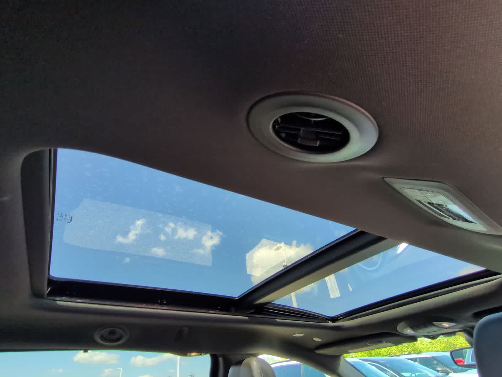 Thumbnail: 2021 Chrysler Pacifica - 23