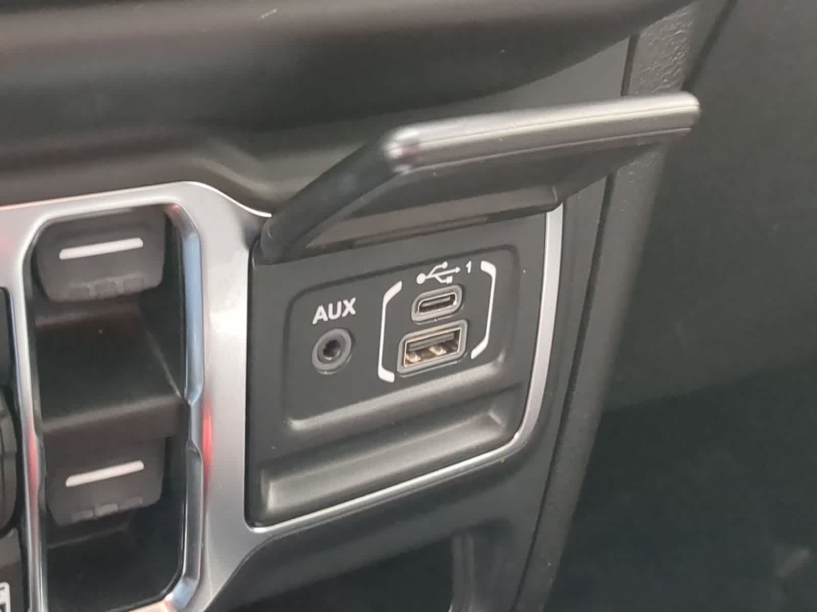 Thumbnail: 2021 Jeep Wrangler - 30