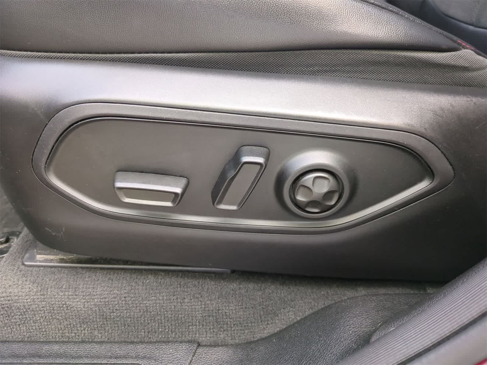 Thumbnail: 2022 Jeep Grand Cherokee - 17