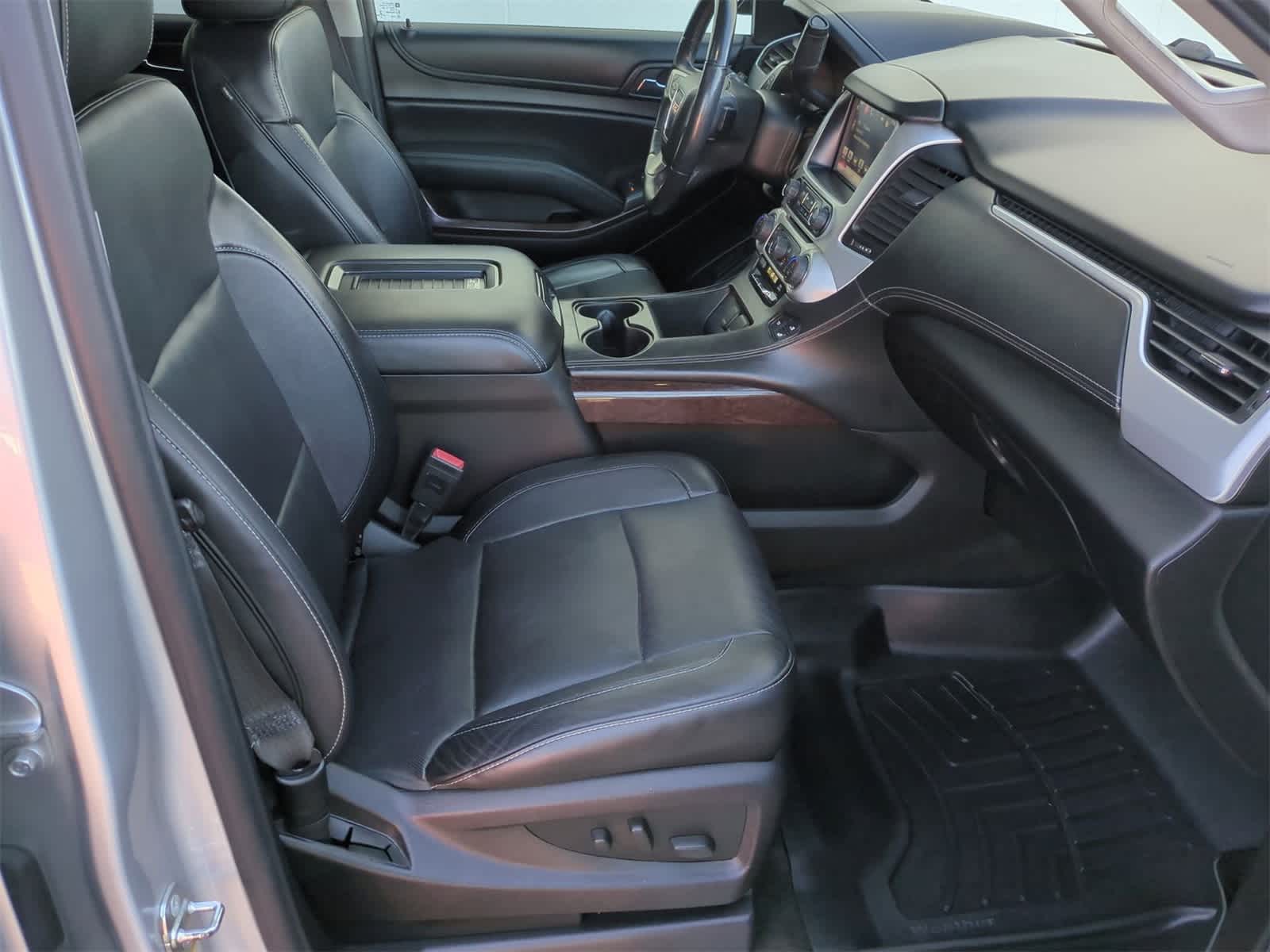 Thumbnail: 2016 GMC Yukon XL - 22