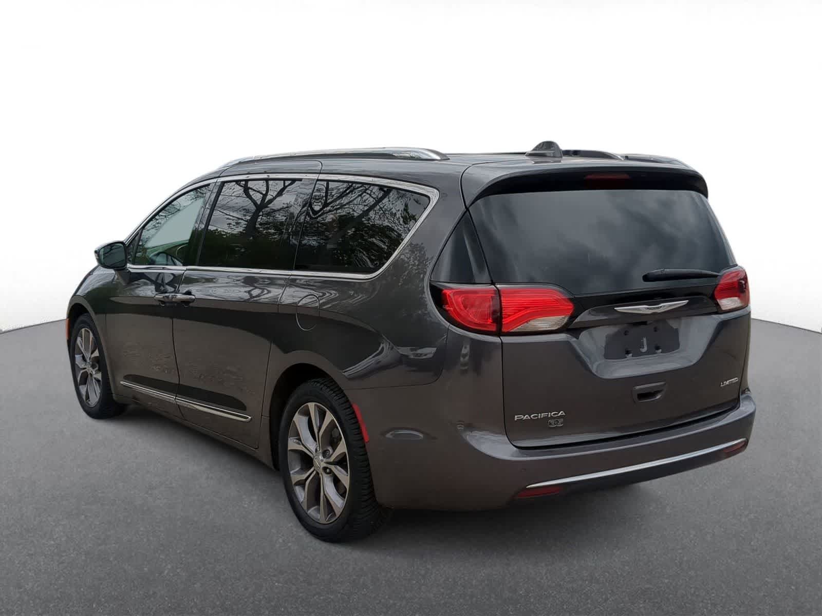 Thumbnail: 2020 Chrysler Pacifica - 6