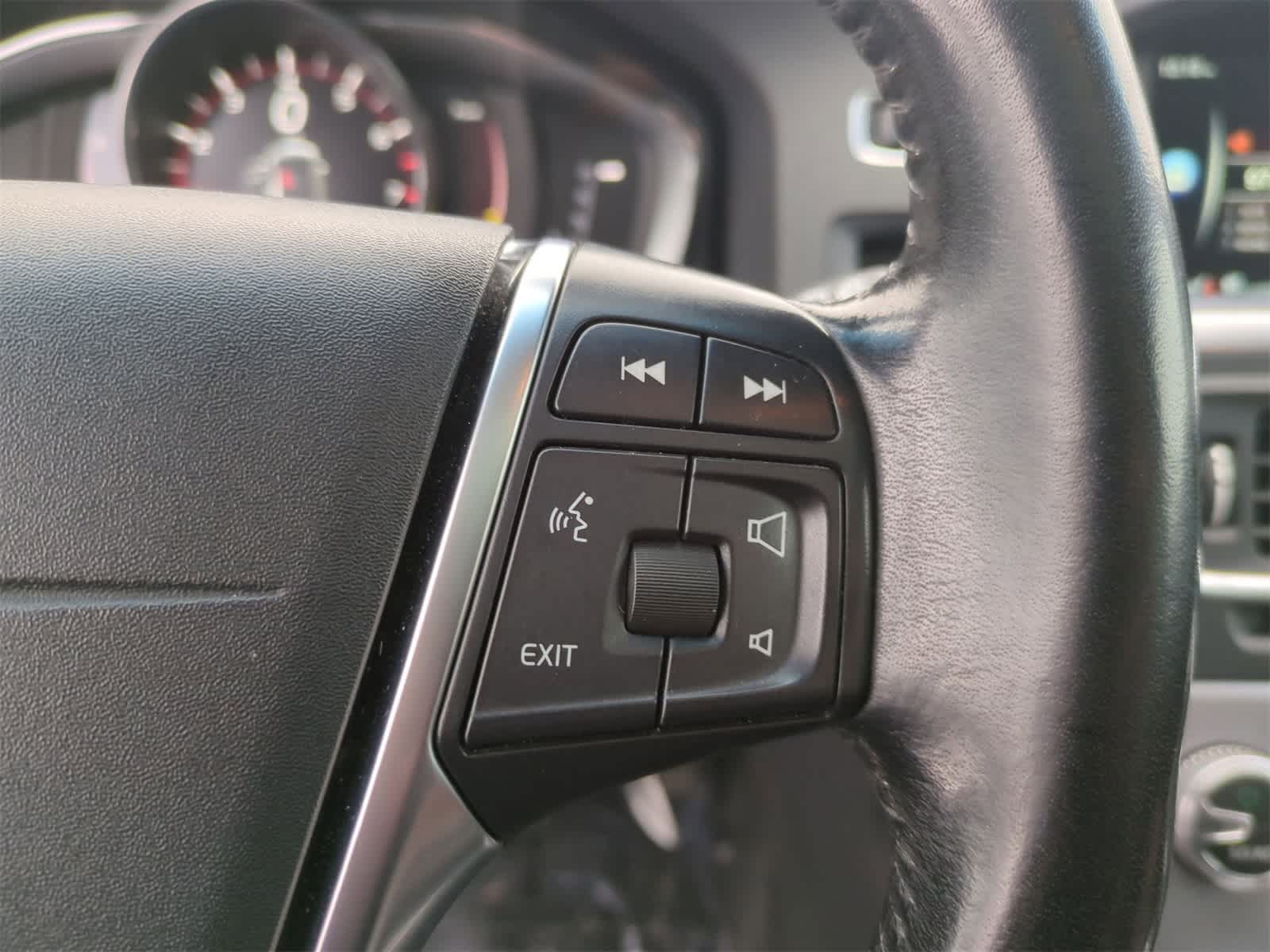 Thumbnail: 2017 Volvo S60 - 25