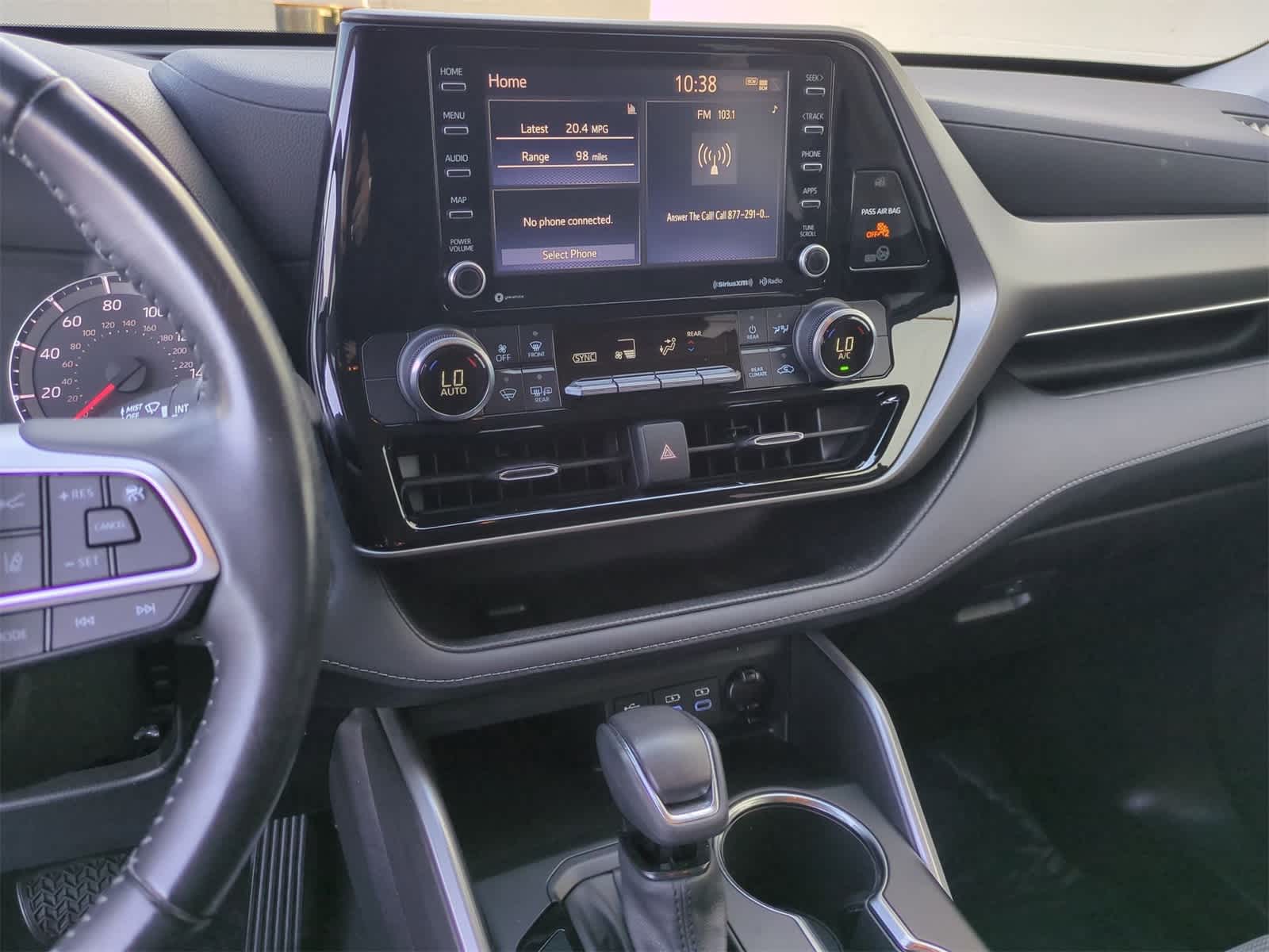 Thumbnail: 2022 Toyota Highlander - 27