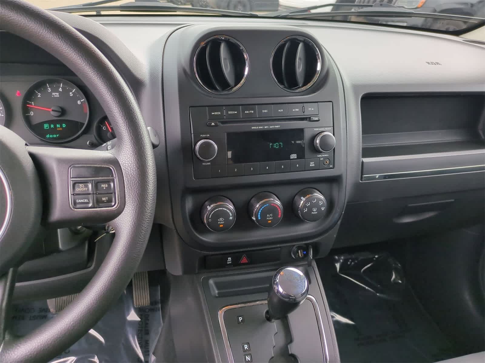 Thumbnail: 2012 Jeep Patriot - 25