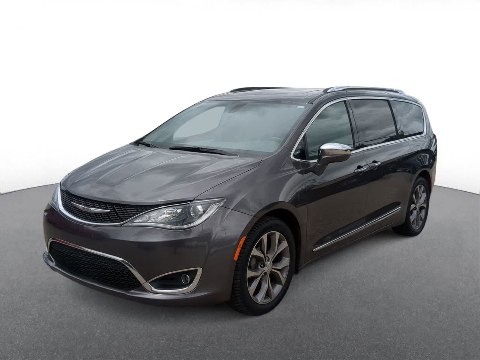 Thumbnail: 2020 Chrysler Pacifica - 4