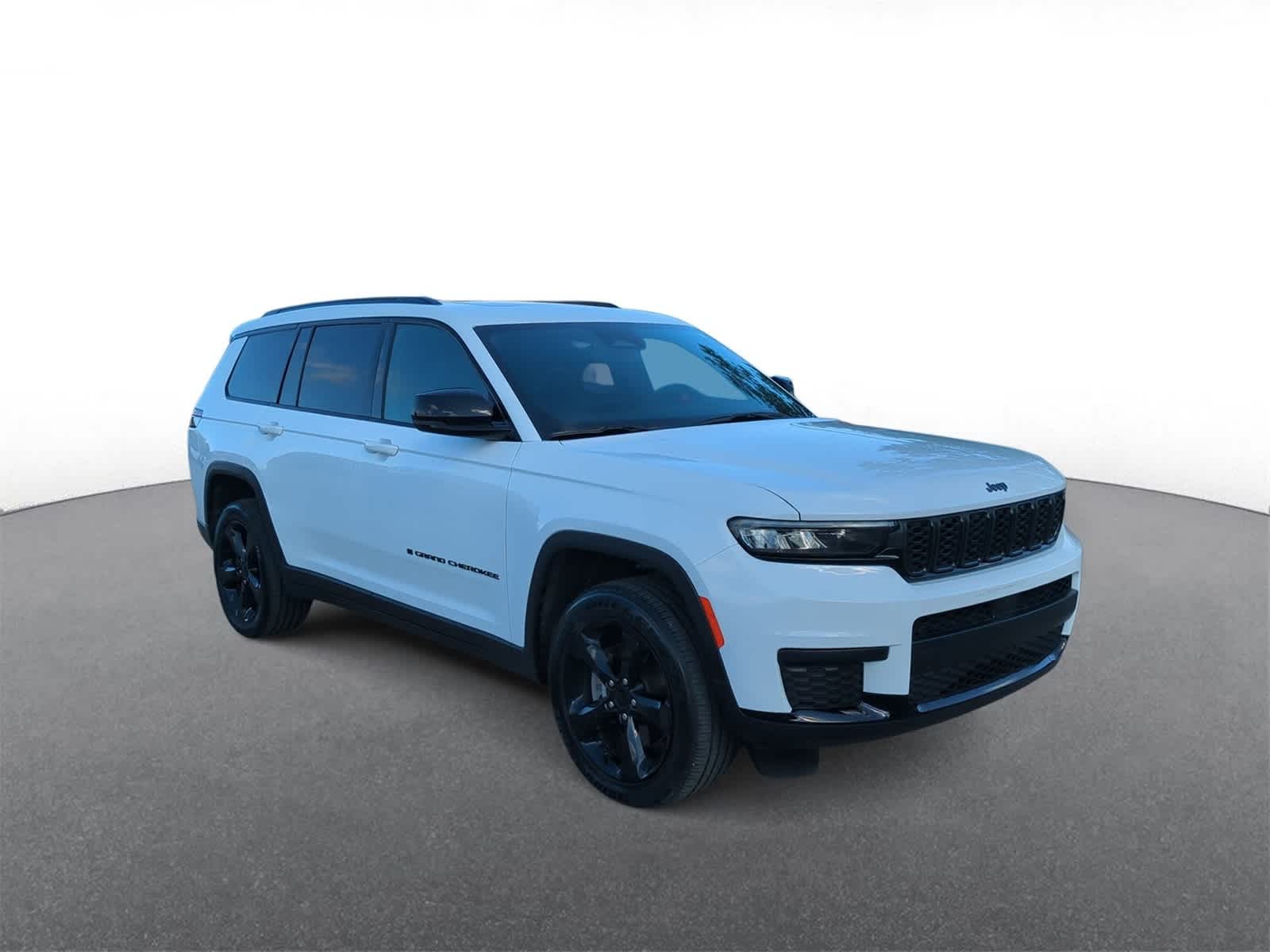 Thumbnail: 2023 Jeep Grand Cherokee L - 2