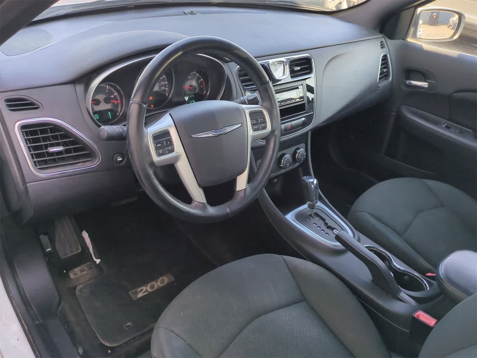 2012 Chrysler 200 Touring 10