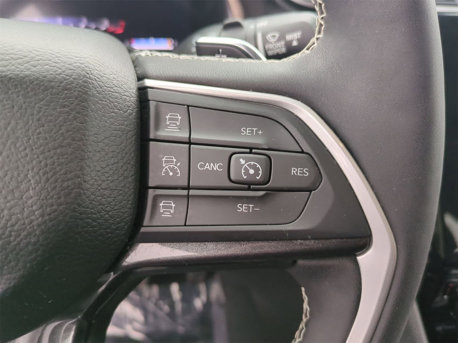 Thumbnail: 2023 Jeep Grand Cherokee - 24